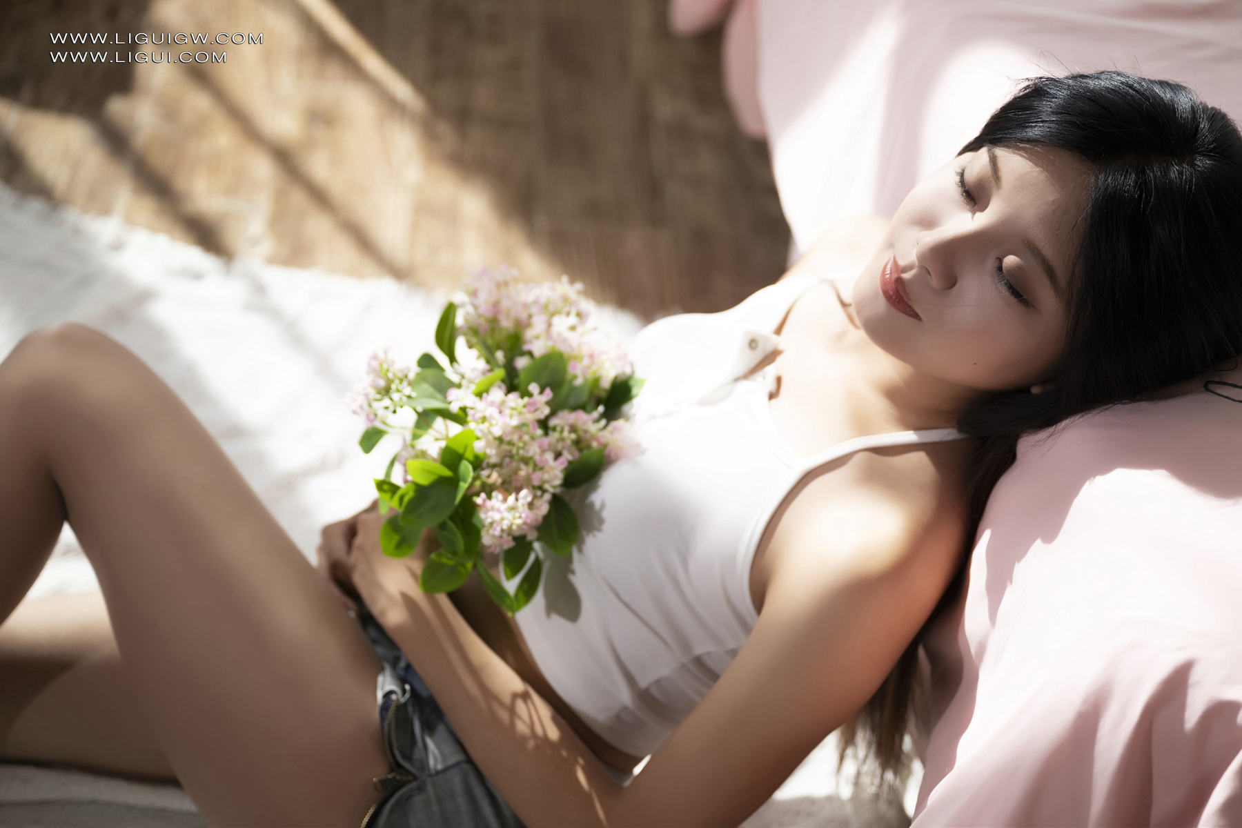 [Ligui丽柜] 2025.09.01《清纯欲动邻家女孩》 Yiyi第15张