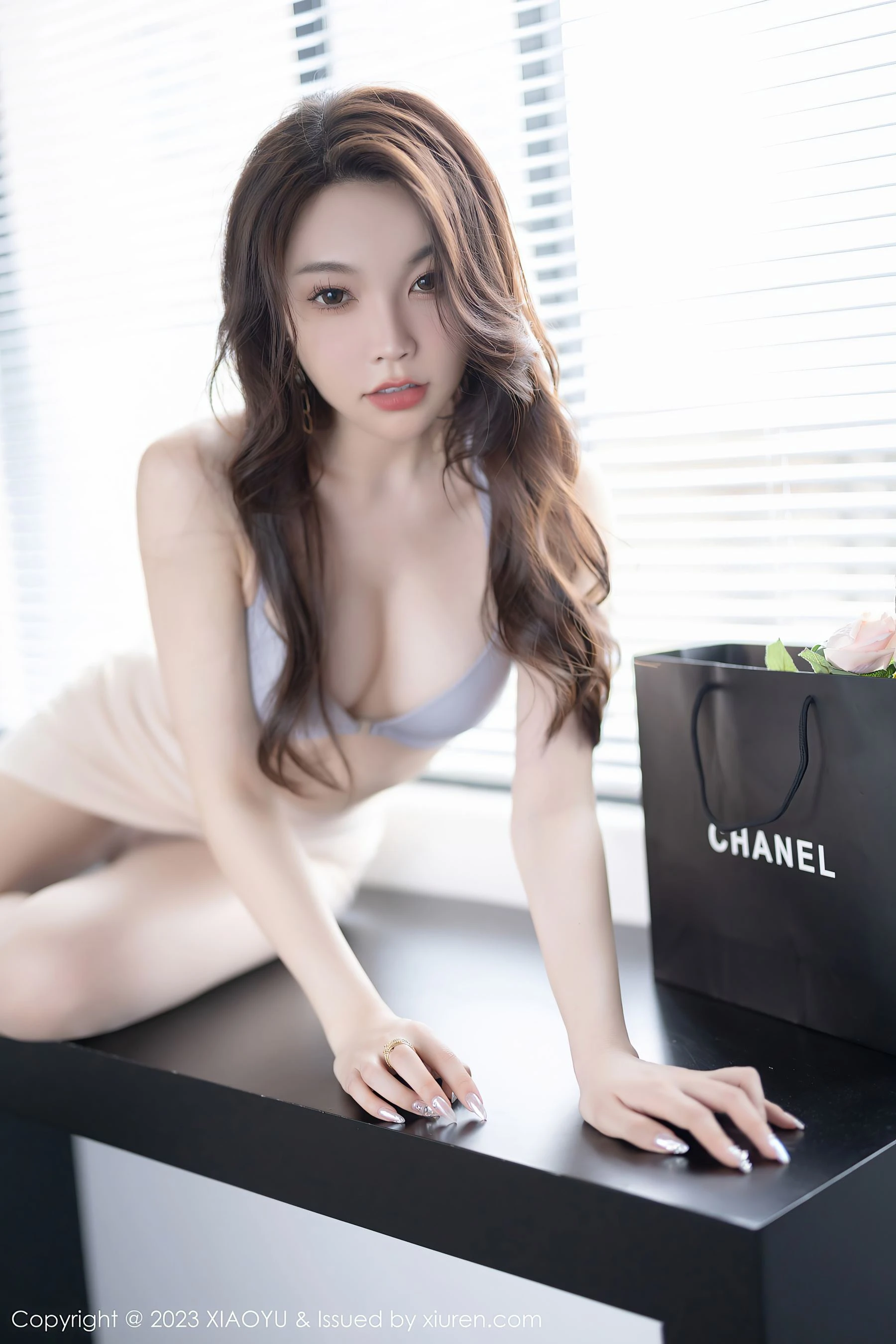  语画界 VOL.969 徐莉芝Booty 短裙美腿第4张