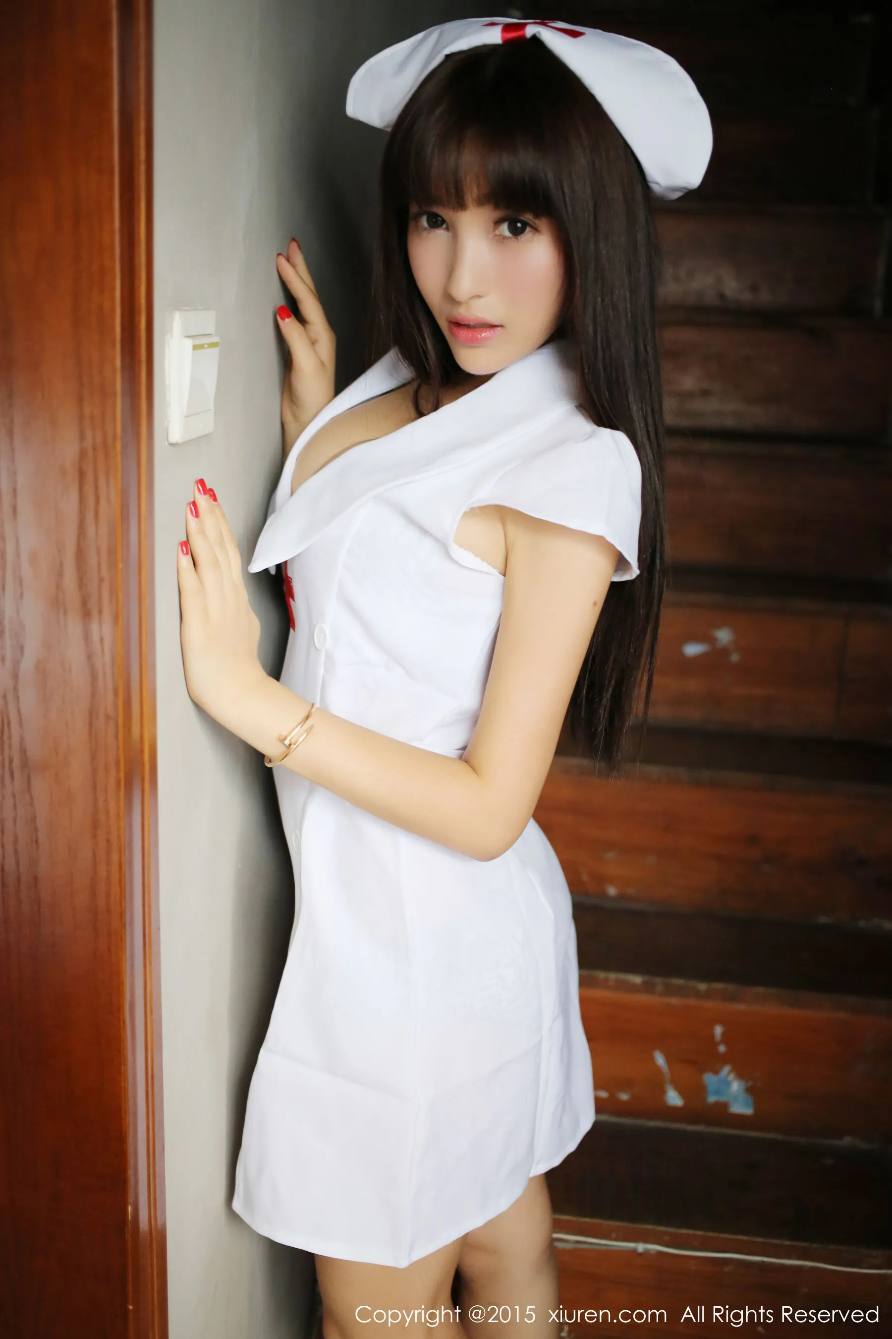  Nic妮可可《白色小背心+护士装》 秀人网 No.389第19张