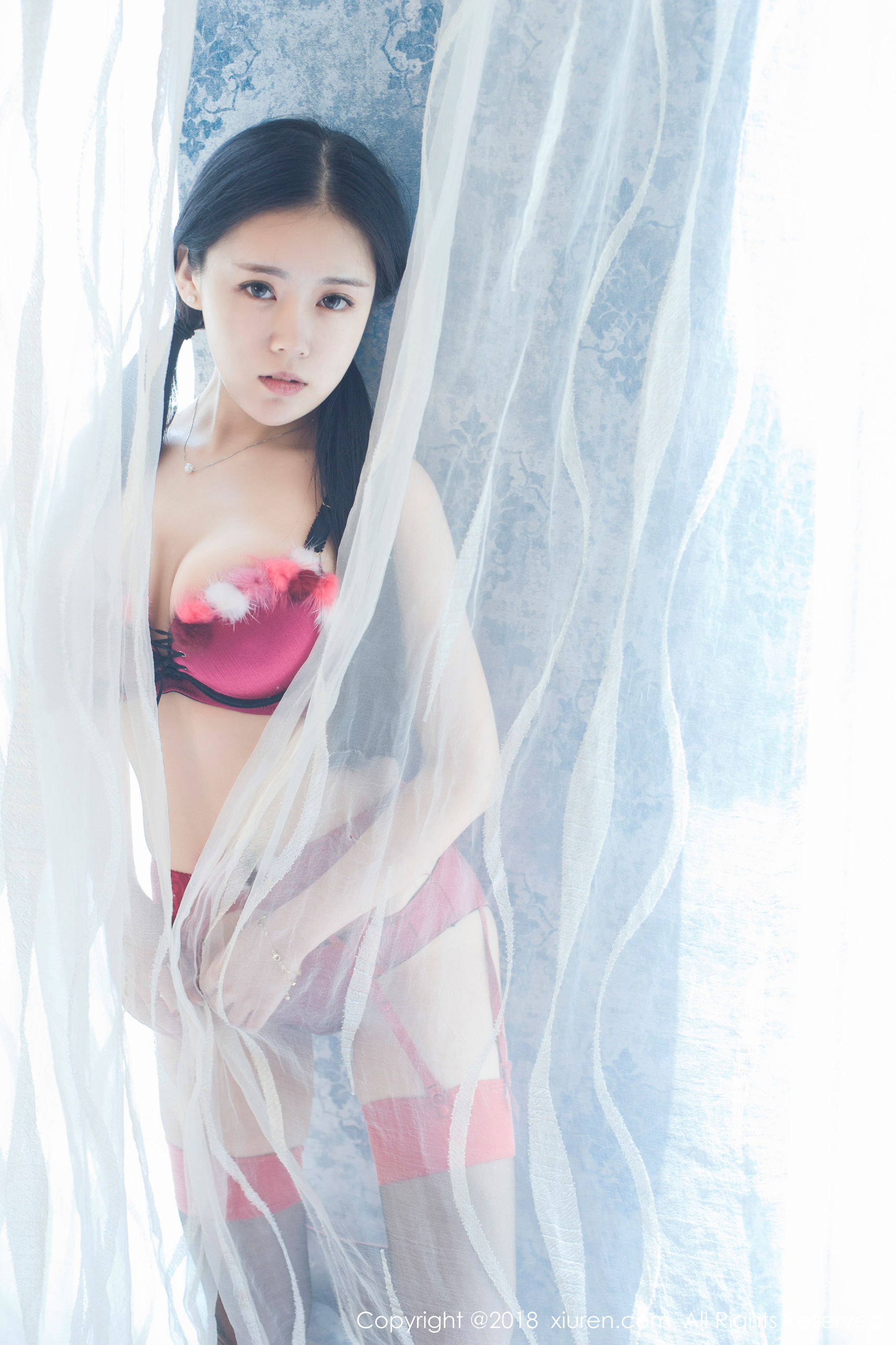  红气球《童颜巨乳稚气未脱小姑娘》 秀人 No.932第11张