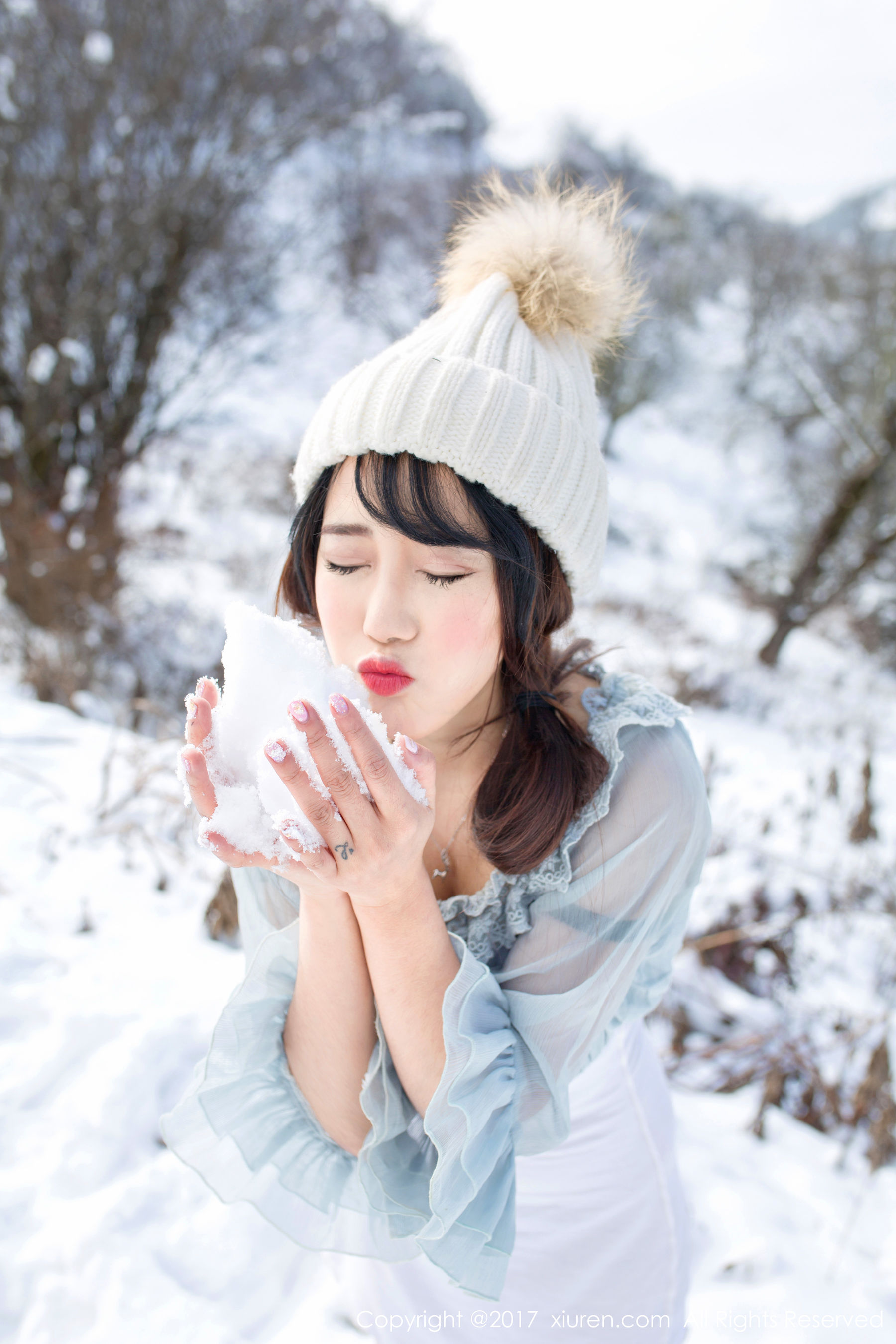  兜豆靓Youlina《冬天雪地人体摄影》 秀人网XIUREN No.720第13张