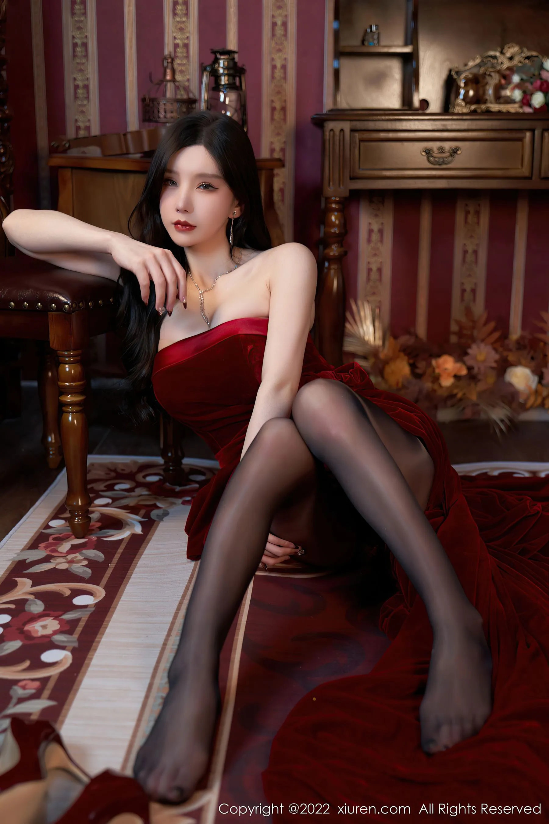  秀人网 No.4909 周于希Sally 长裙黑丝冷艳旅拍第8张