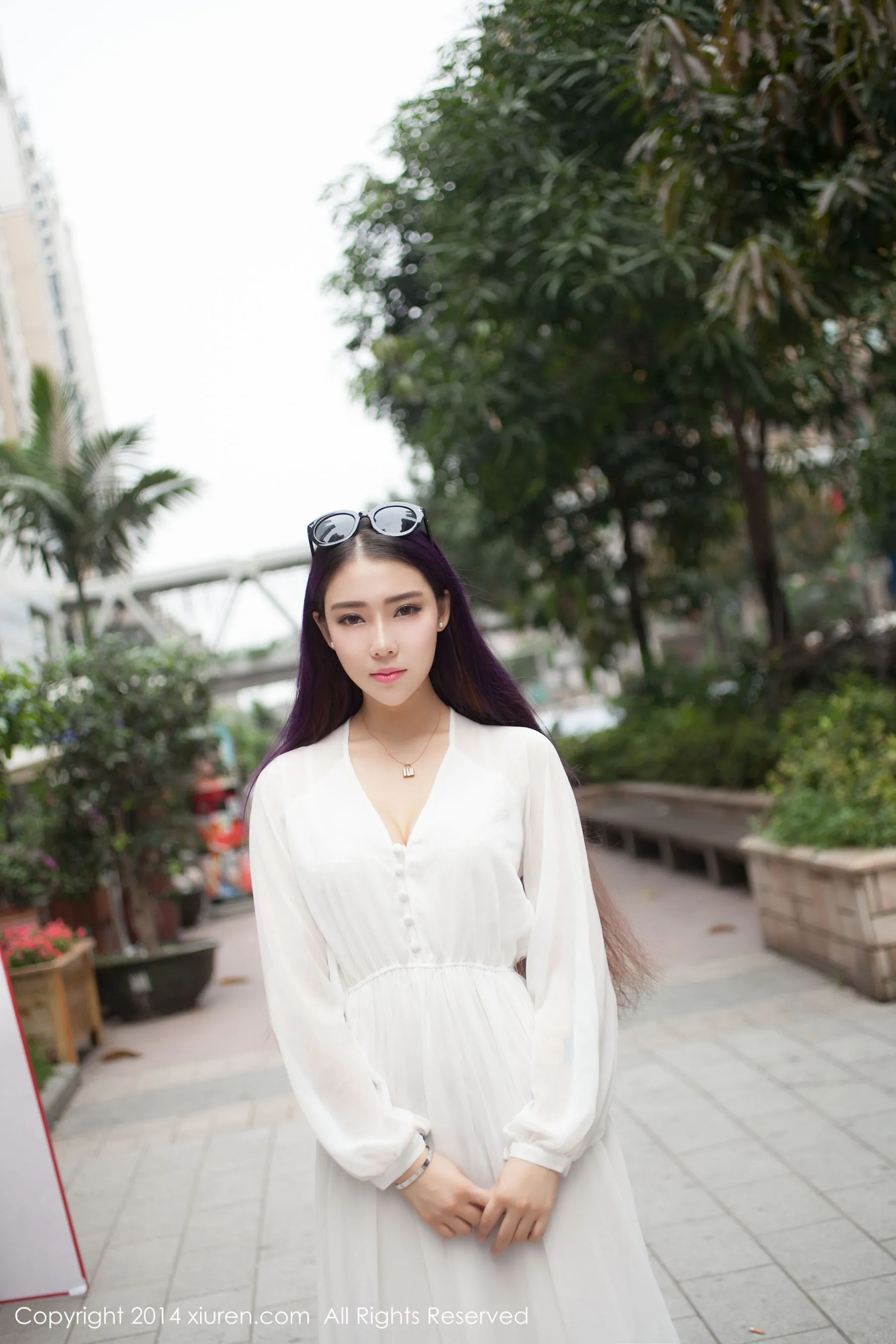  夢娜Vanessa《款款而来的特级女神》 秀人网 No.131第3张