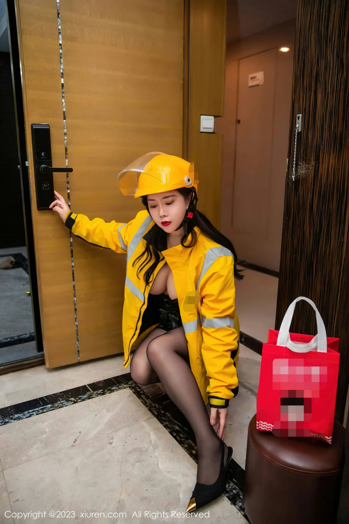  XiuRen 秀人 No.7093 王婉悠Queen 外卖员装扮性感写真 [92P]第7张