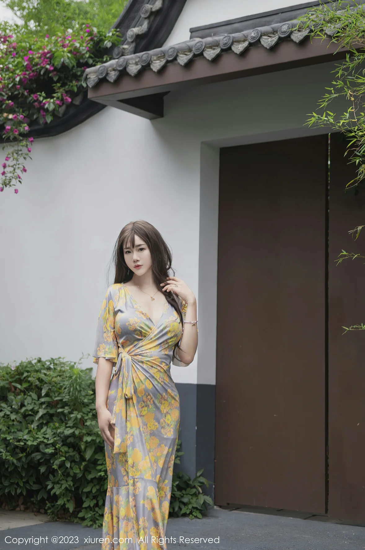  XiuRen 秀人 No.6949 严利娅Yuliya 黄灰色睡裙性感写真 [85P]第10张