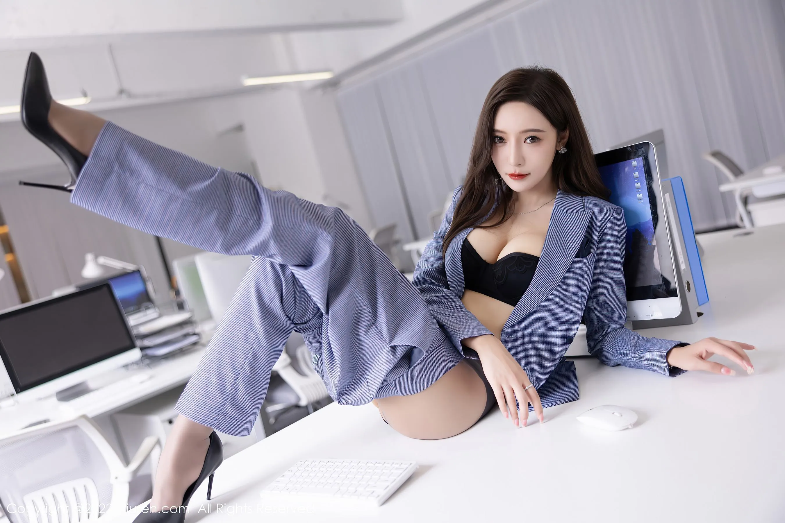  秀人网 No.5629 王馨瑶yanni Ol职业装第28张