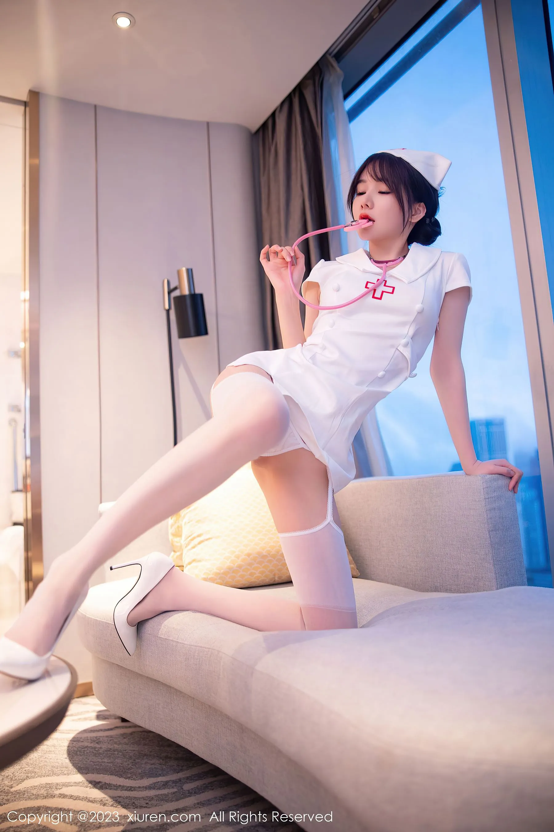  秀人网 No.6221 婠婠么 护士服丝袜第3张