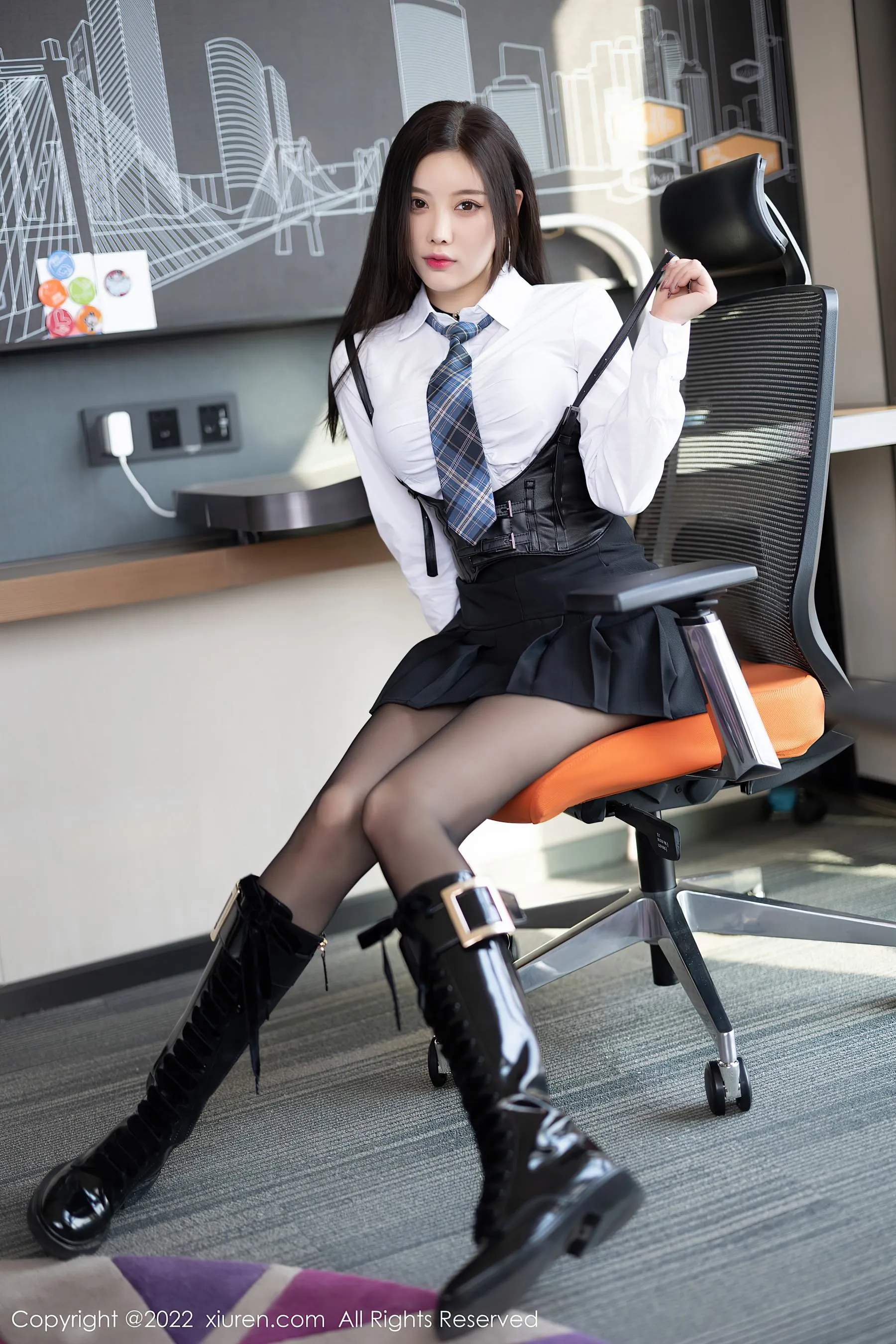  秀人网 No.4856 杨晨晨Yome 黑丝美腿女神写真第25张