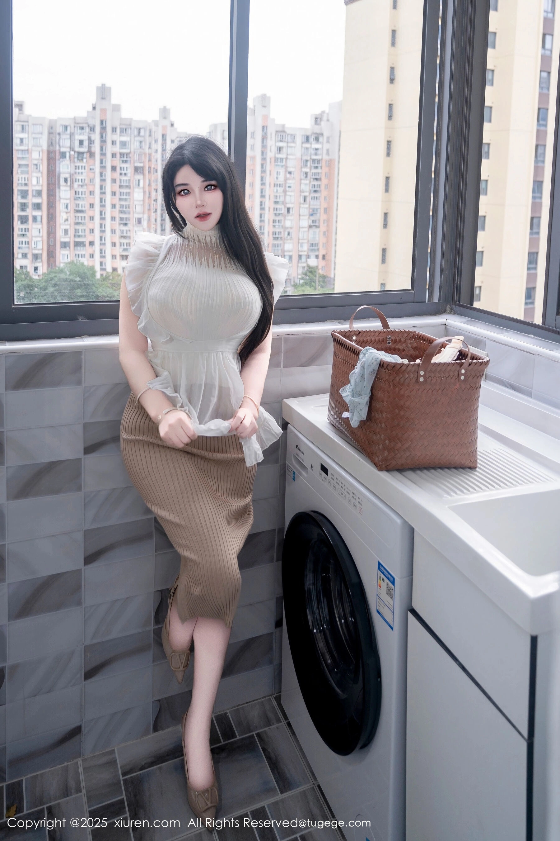  秀人网 汐汐爱吃草莓 Vol.11010 [83P]第2张