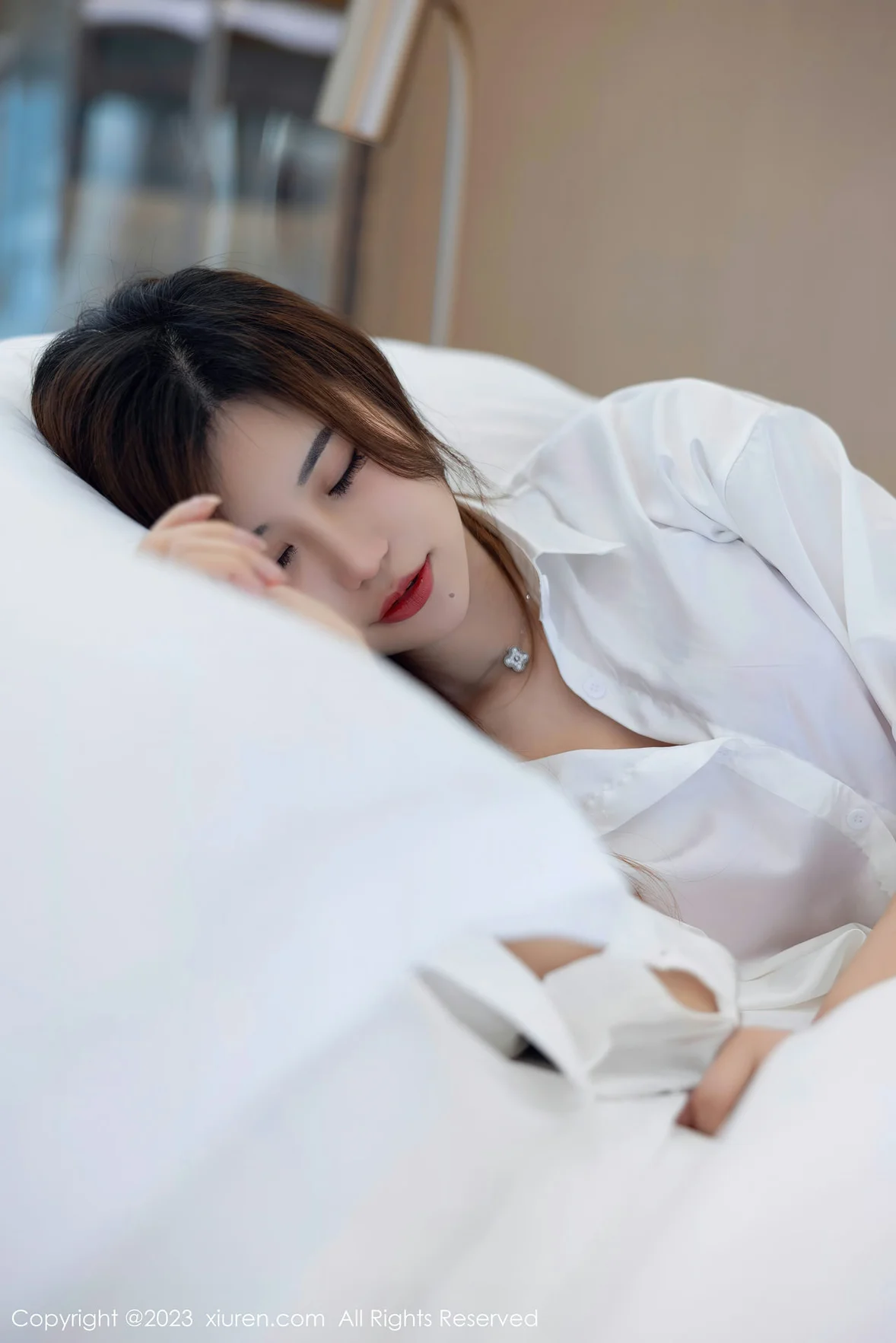  秀人网 No.7358 绮里嘉ula 村衣丝袜性感写真 [114P]第1张