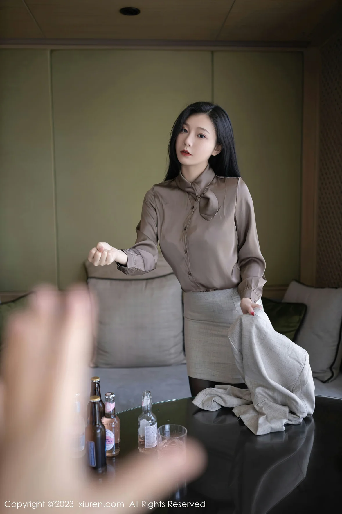  XiuRen 秀人 No.6951 安然anran 灰色职业Ol泰国旅拍 [80P]第5张