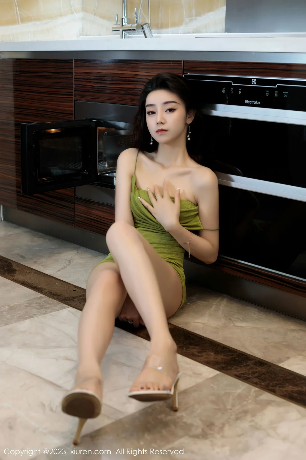  XiuRen 秀人 No.7011 苏曼兮 丰腴美臀性感写真 [73P]第14张