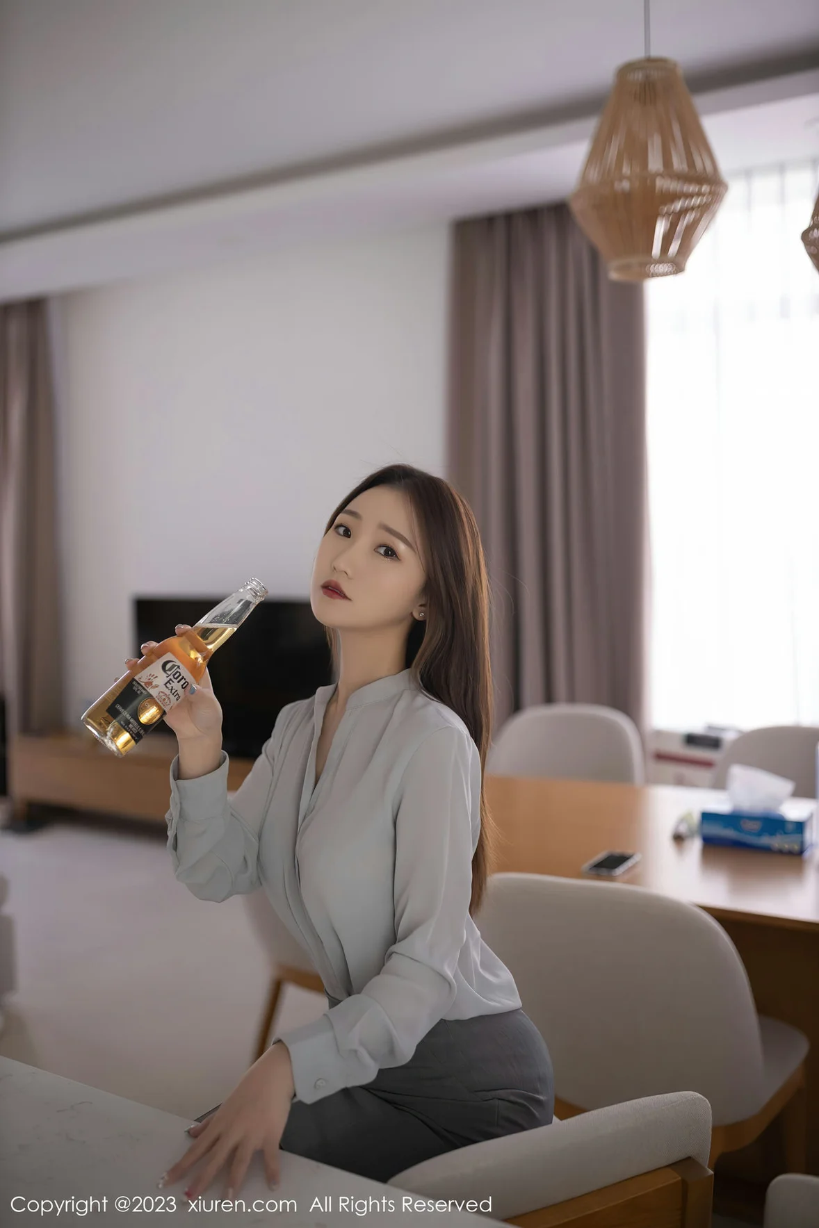  XiuRen 秀人 No.6989 杏子Yada “醉酒”主题拍摄性感写真1 [81P]第1张