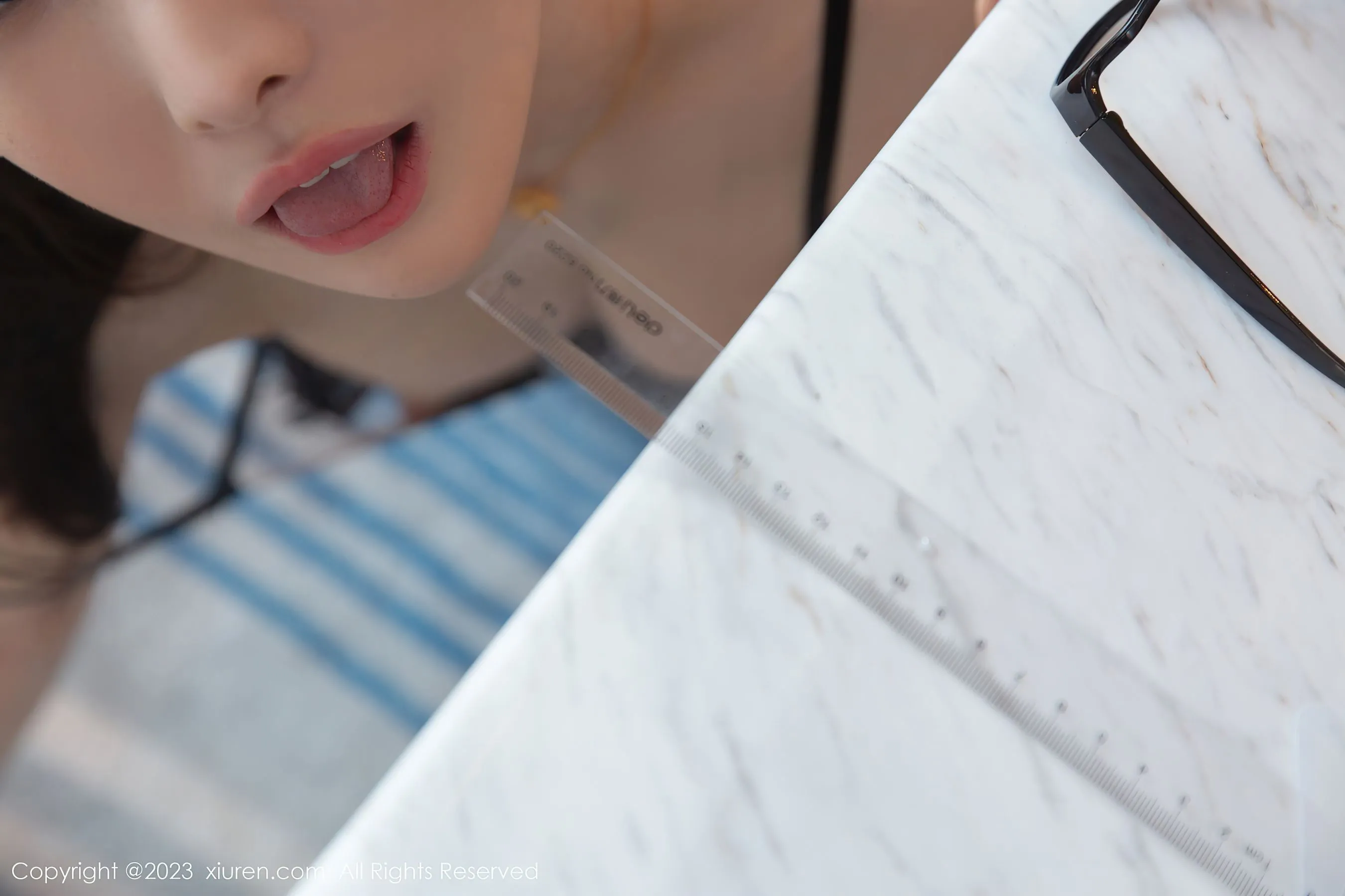  秀人网 No.6376 是小逗逗 黑丝美腿第8张