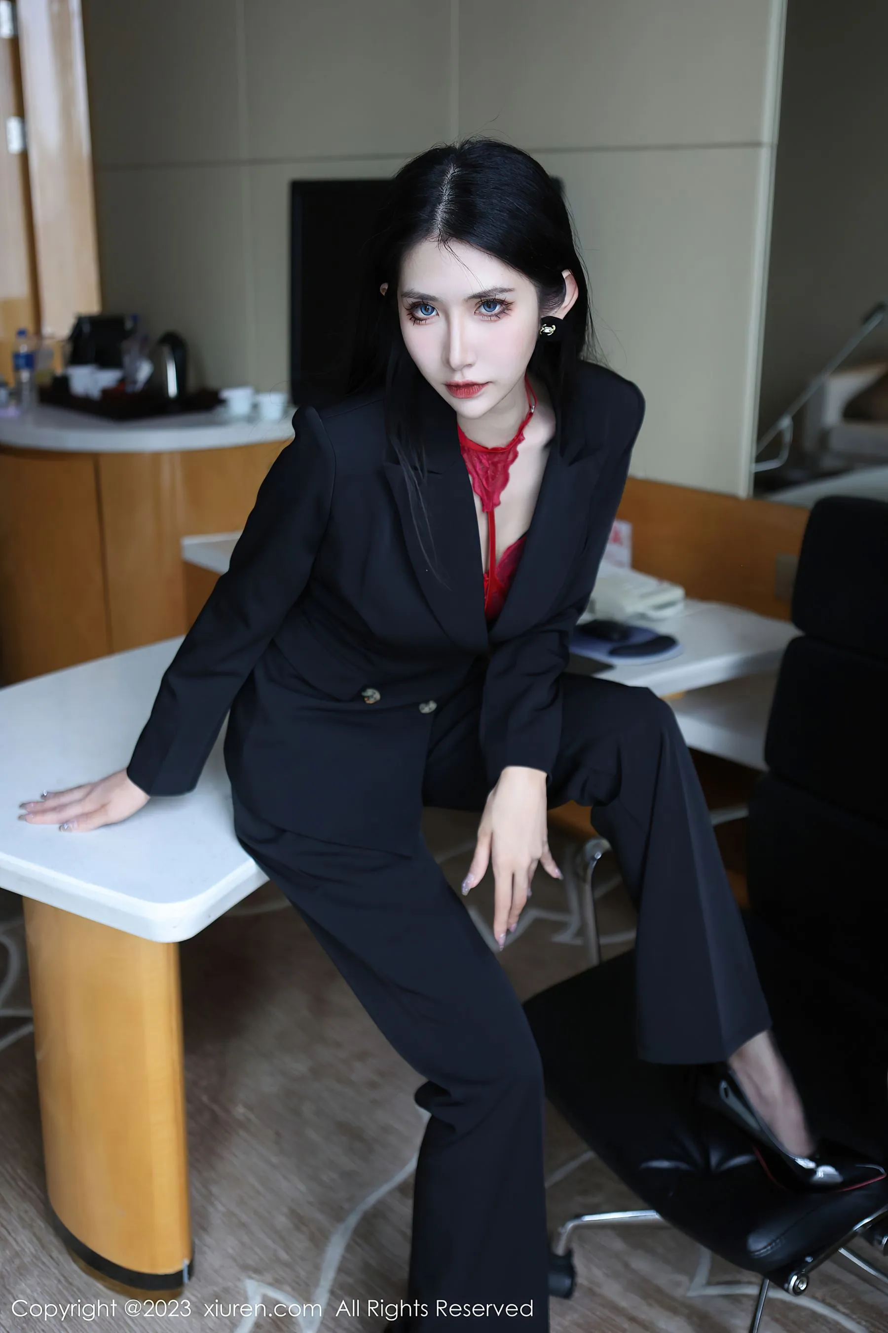  秀人网 No.6402 依娜Yina 美腿新人第29张