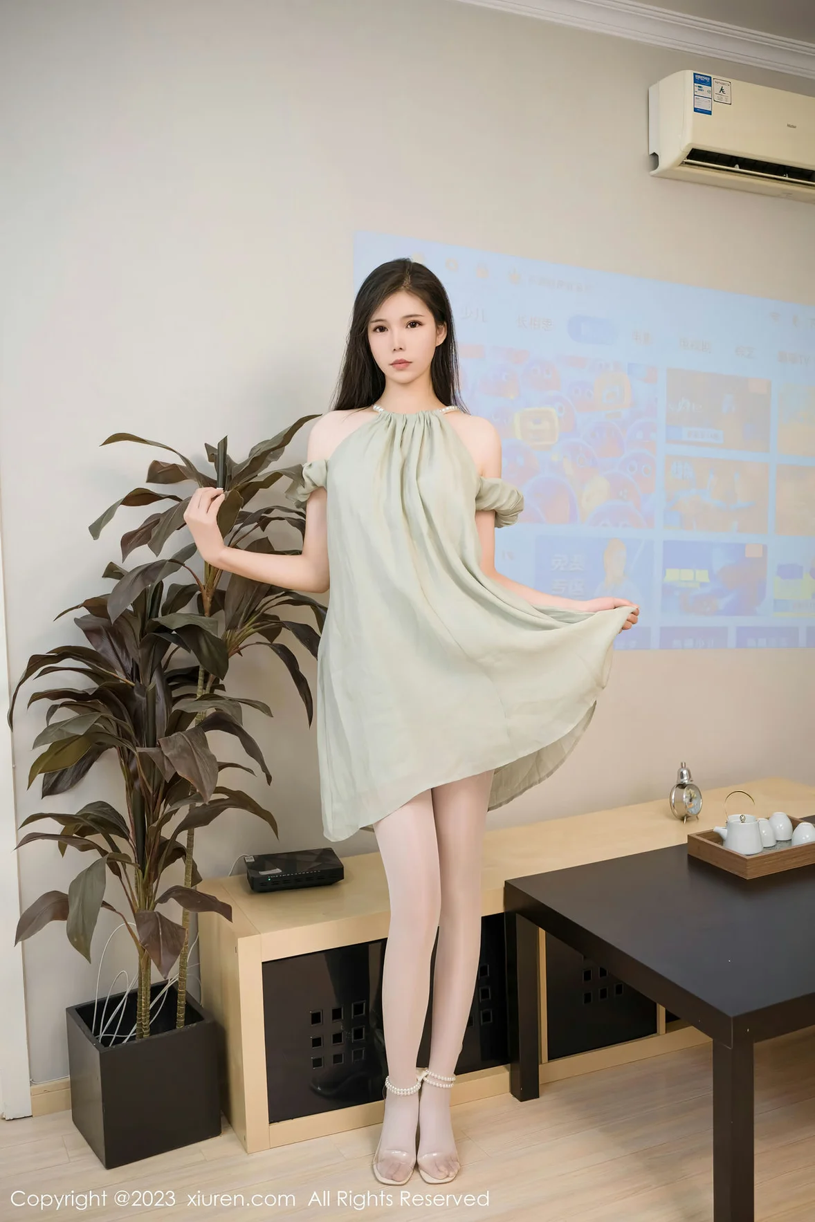  秀人网 No.7378 雪糕CiCi 诱人白色丝袜性感写真 [67P]第1张