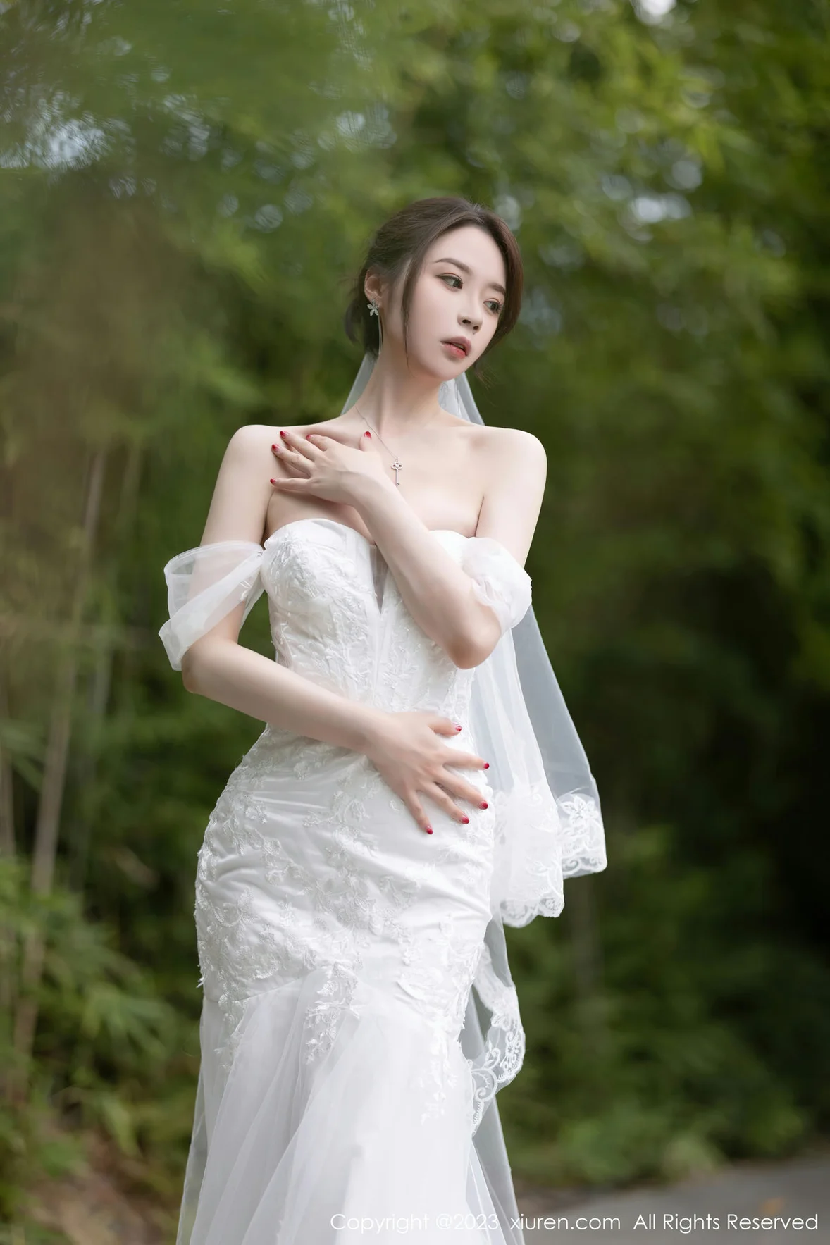  XiuRen 秀人 No.7310 梦心玥 白色婚纱服饰安吉旅拍 [84P]第3张