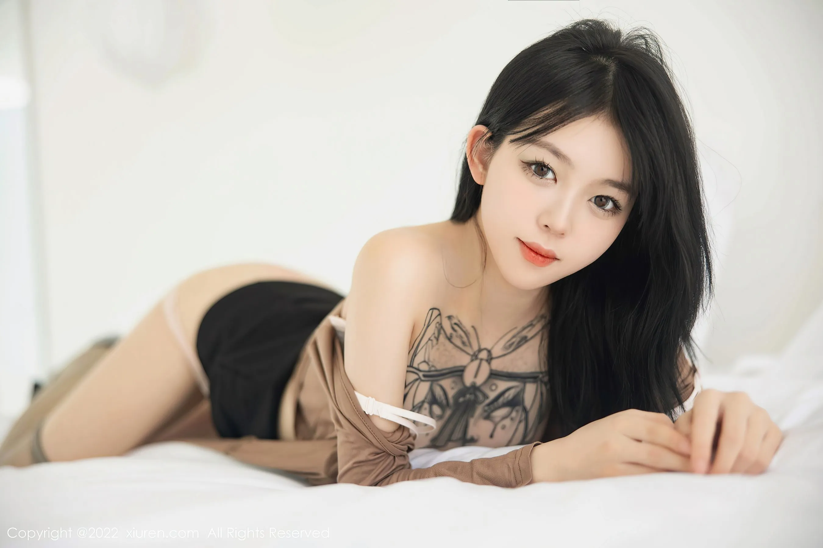  秀人网 No.5587 奶瓶. 大理旅拍第4张