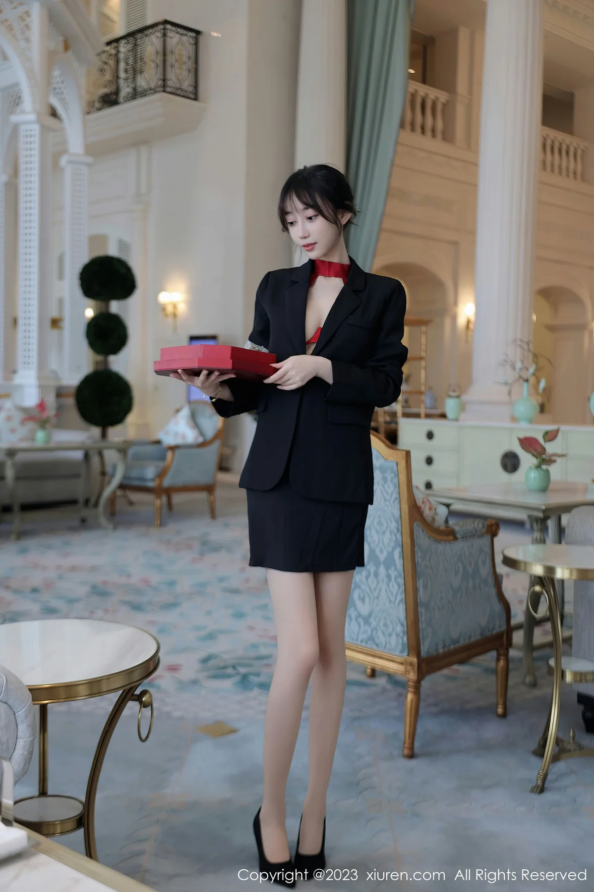  XiuRen 秀人 No.7102 玥儿玥er 红色情趣杭州旅拍 [64P]第1张