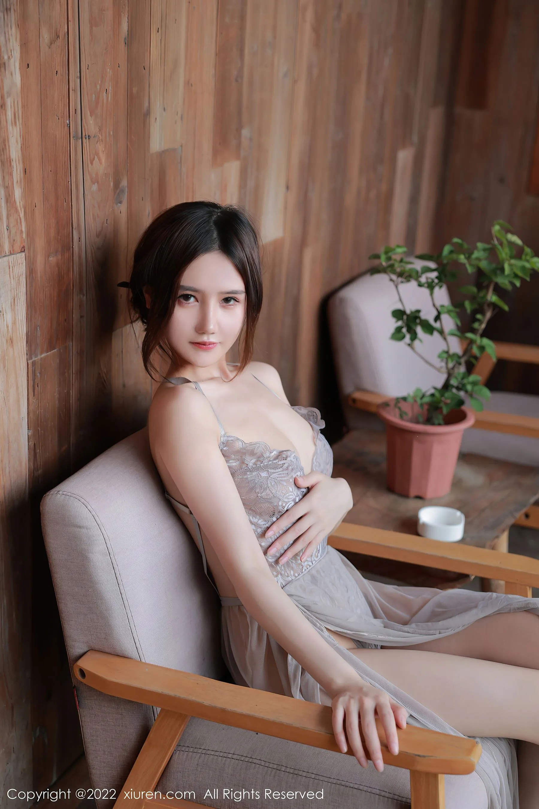  秀人网 No.5660 古月小同学 吊带裙美腿第10张