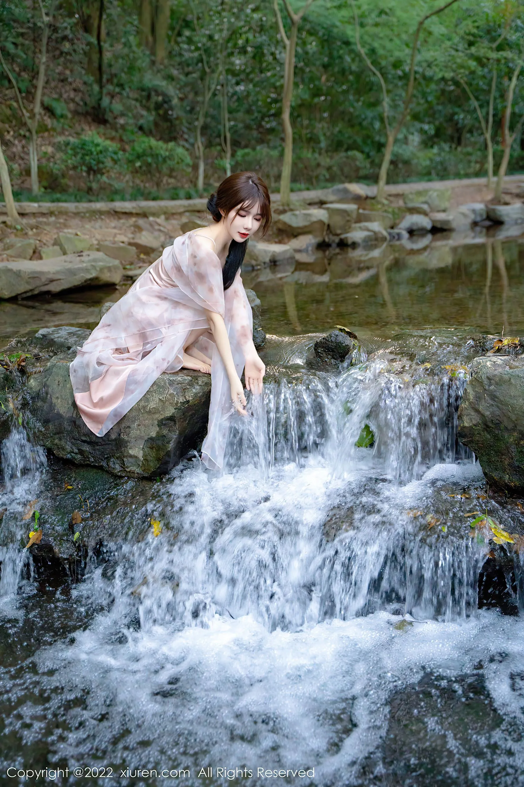  秀人网 No.5690 婠婠么 美腿长裙第24张