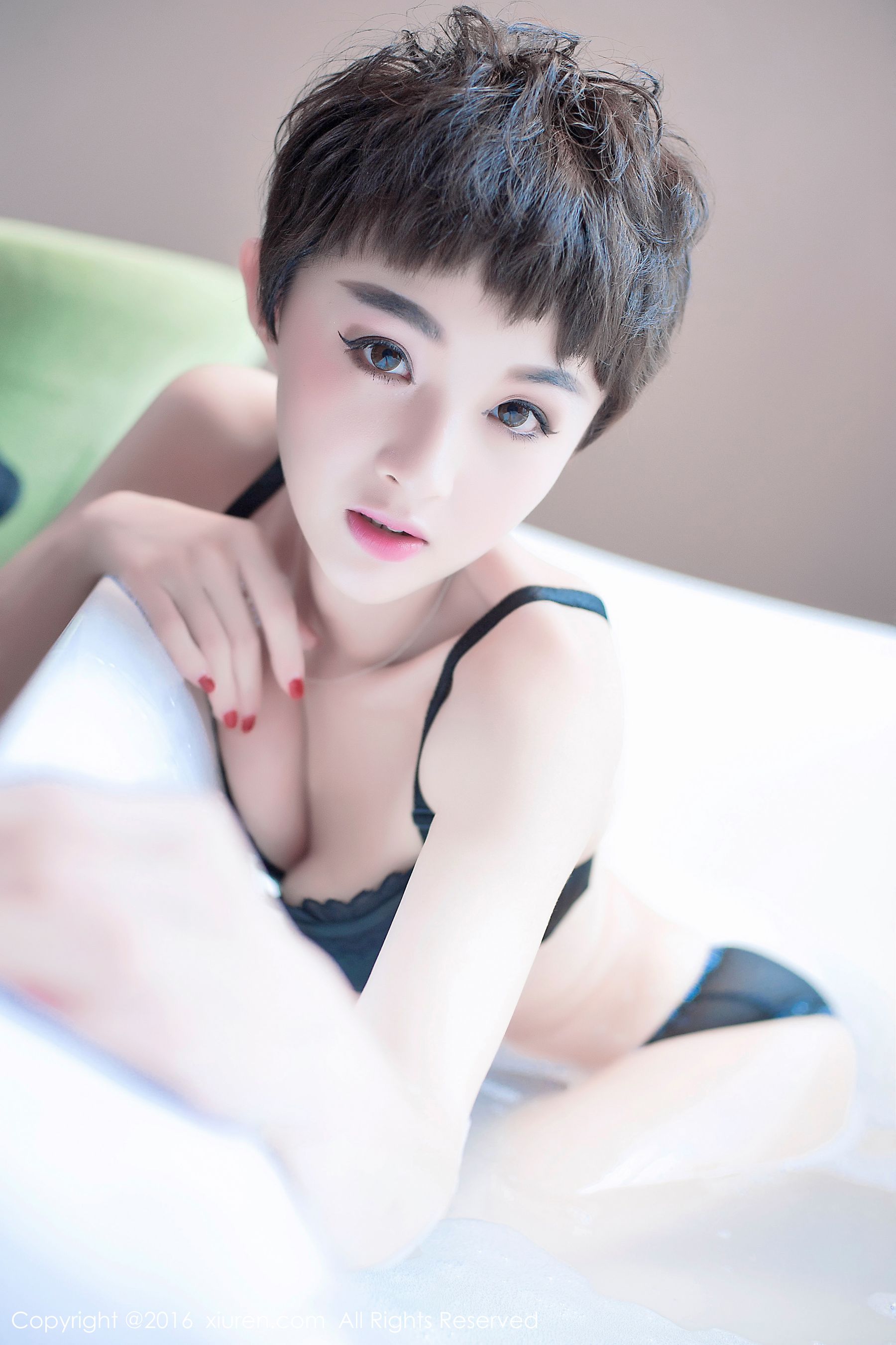  baby_kiki《真实美女空姐的休闲时光》 秀人网 No.657第14张