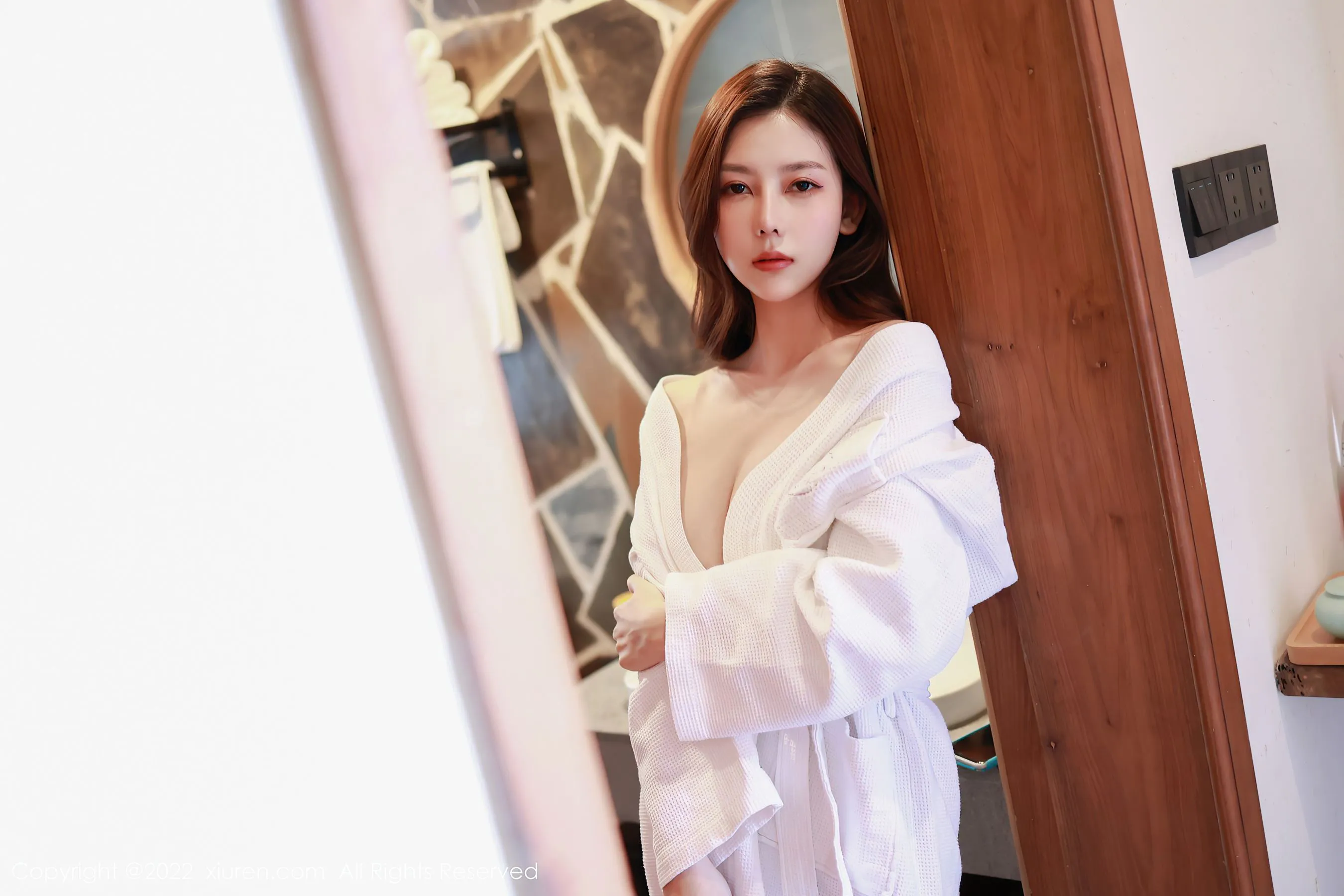  秀人网 No.4932 尹甜甜 睡袍美腿第18张