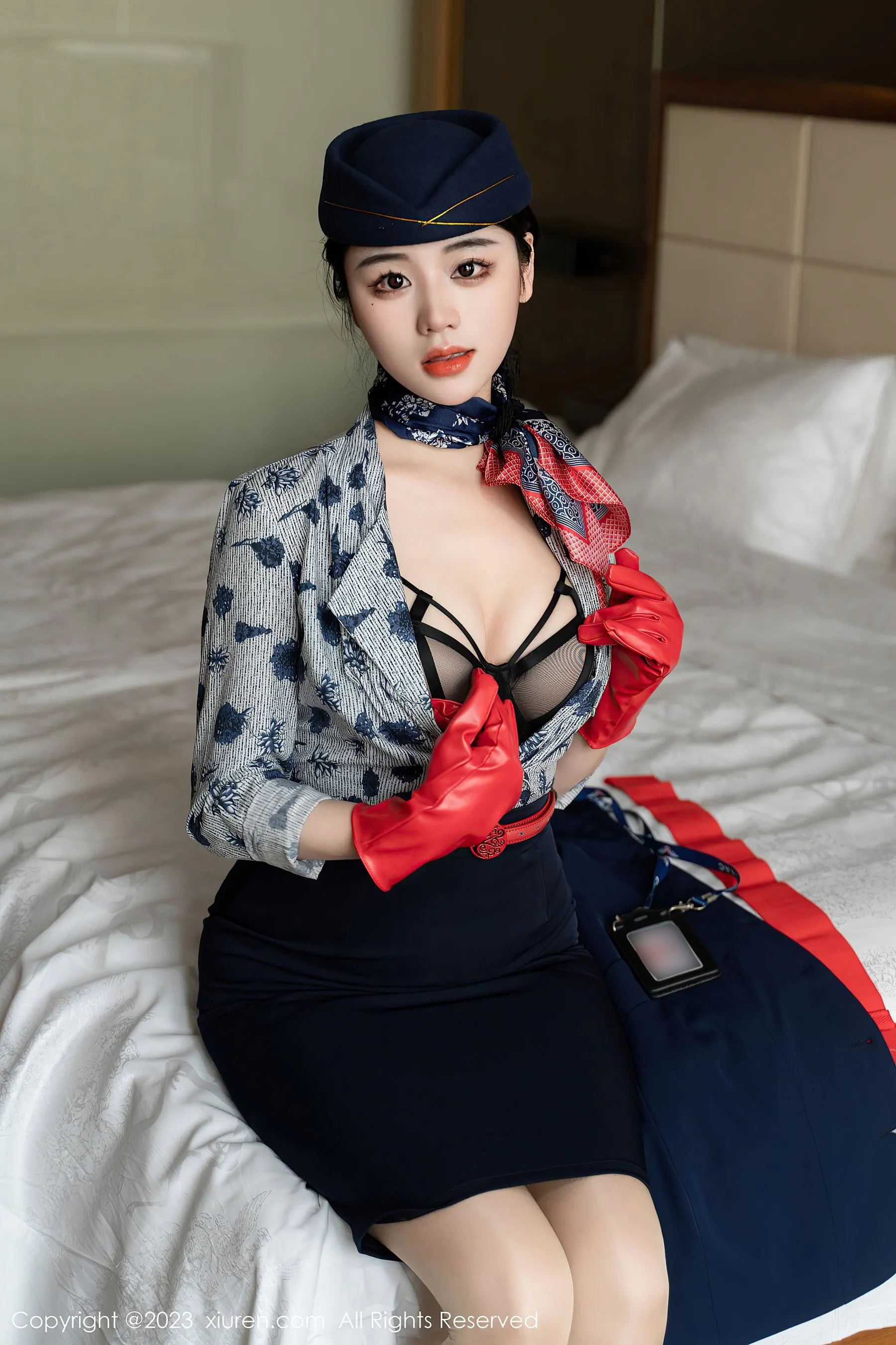  秀人网 No.6790 汐汐爱吃草莓 制服美臀第2张