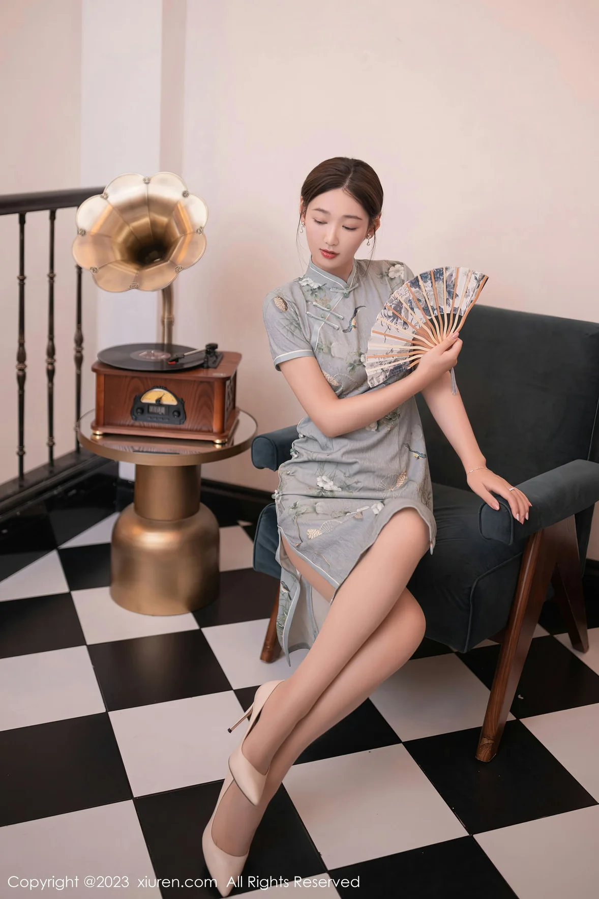  XiuRen 秀人 No.7232 唐安琪 绿灰色旗袍巴厘岛旅拍 [77P]第3张