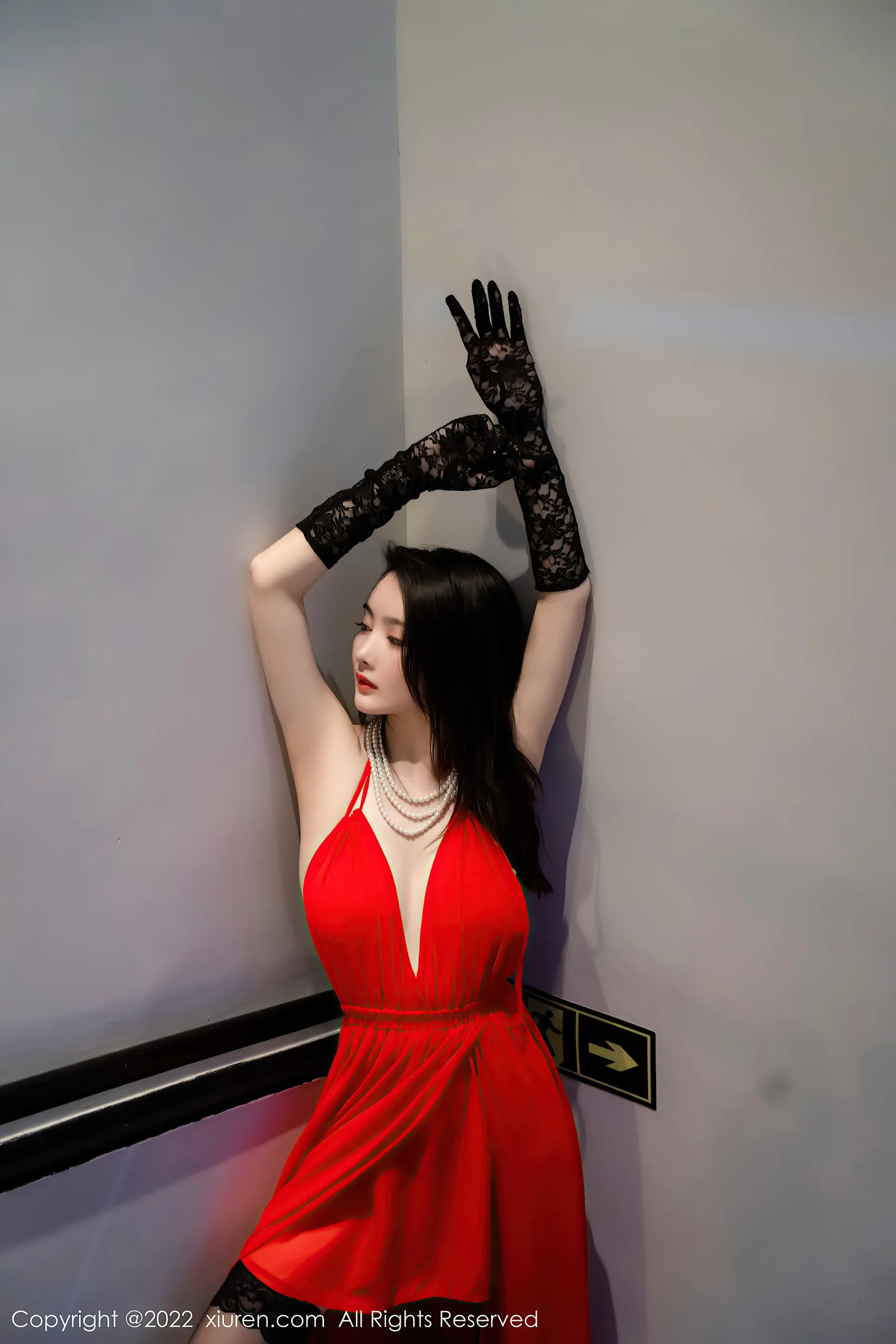  秀人网 No.4571 summer宝宝 长裙美腿黑丝第16张