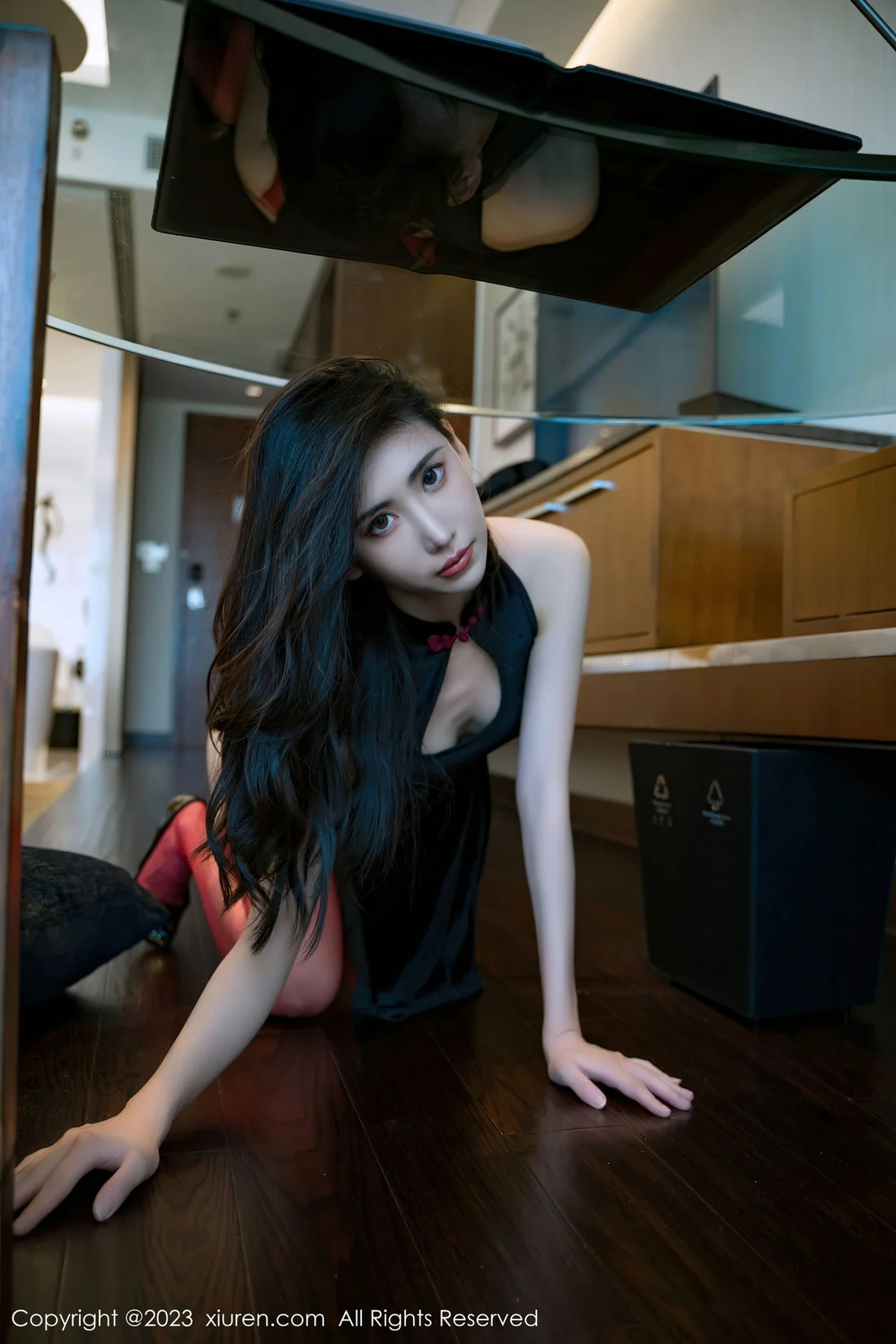  XiuRen 秀人 No.7128 章芃芃 黑色情趣旗袍性感写真 [74P]第12张