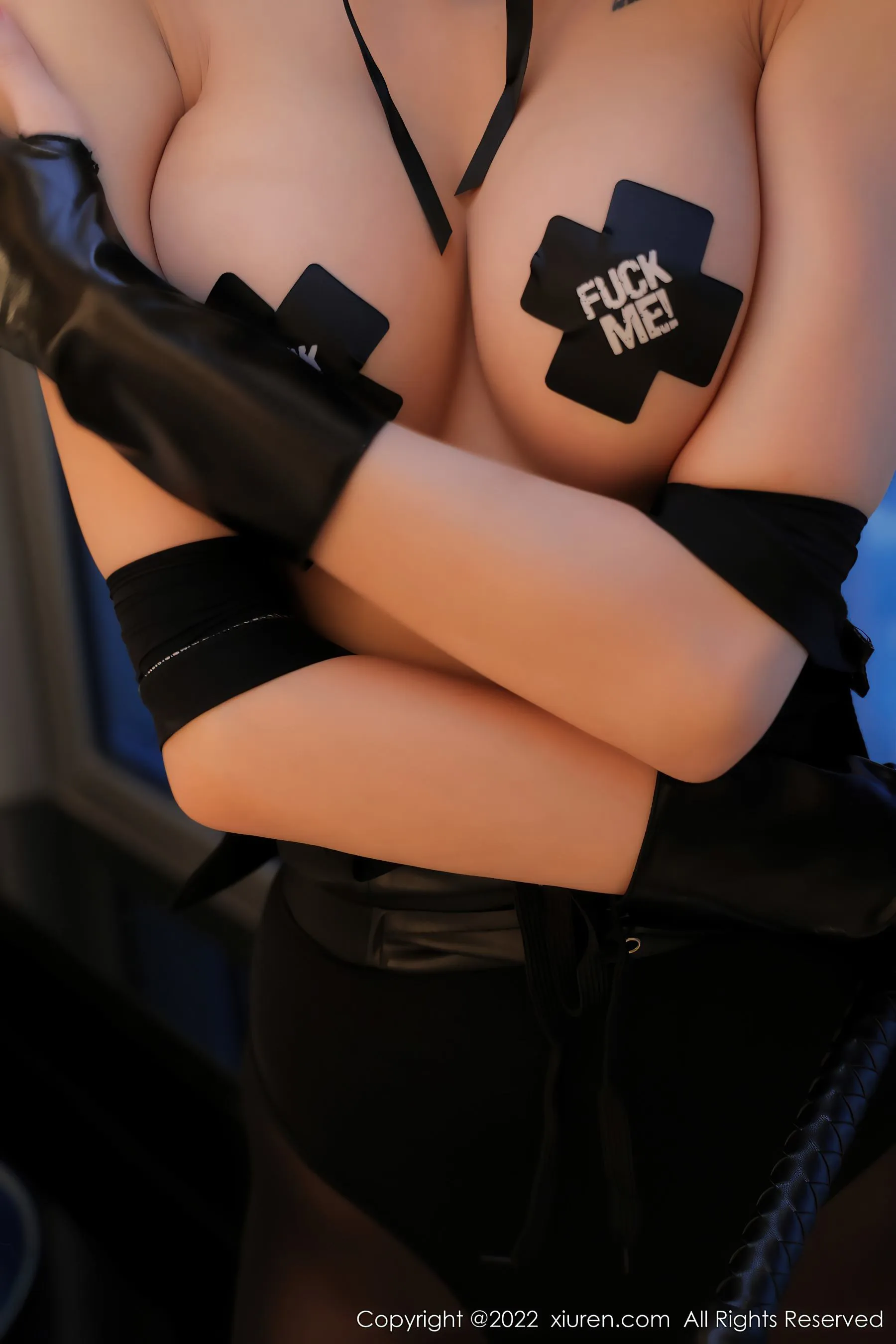 秀人网 No.4868 葛征 净高184c m 情趣内衣旅拍写真第16张