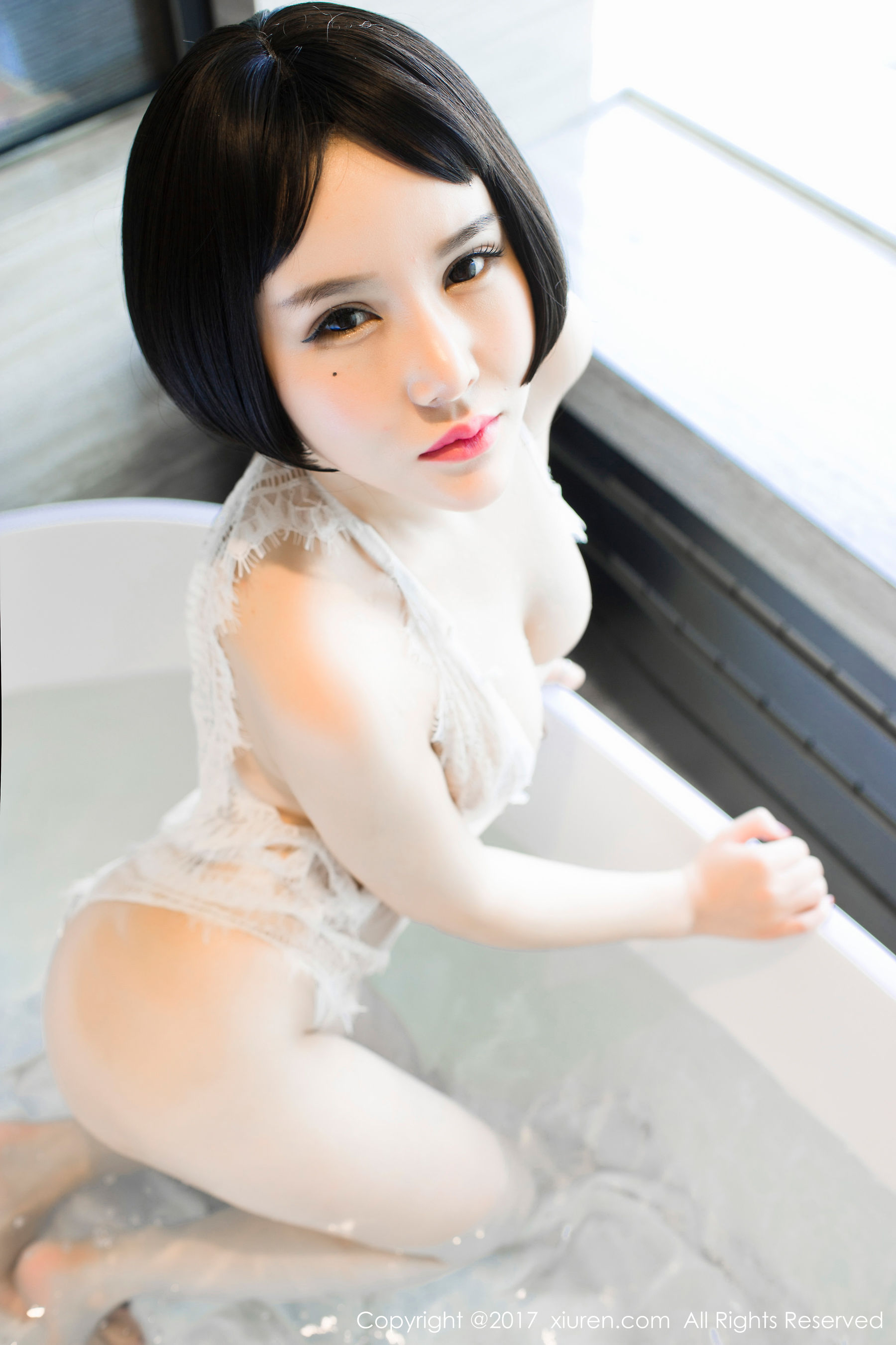  佑熙《蕾丝浴缸湿身+粉色绣花内衣》 秀人网XIUREN No.770第12张