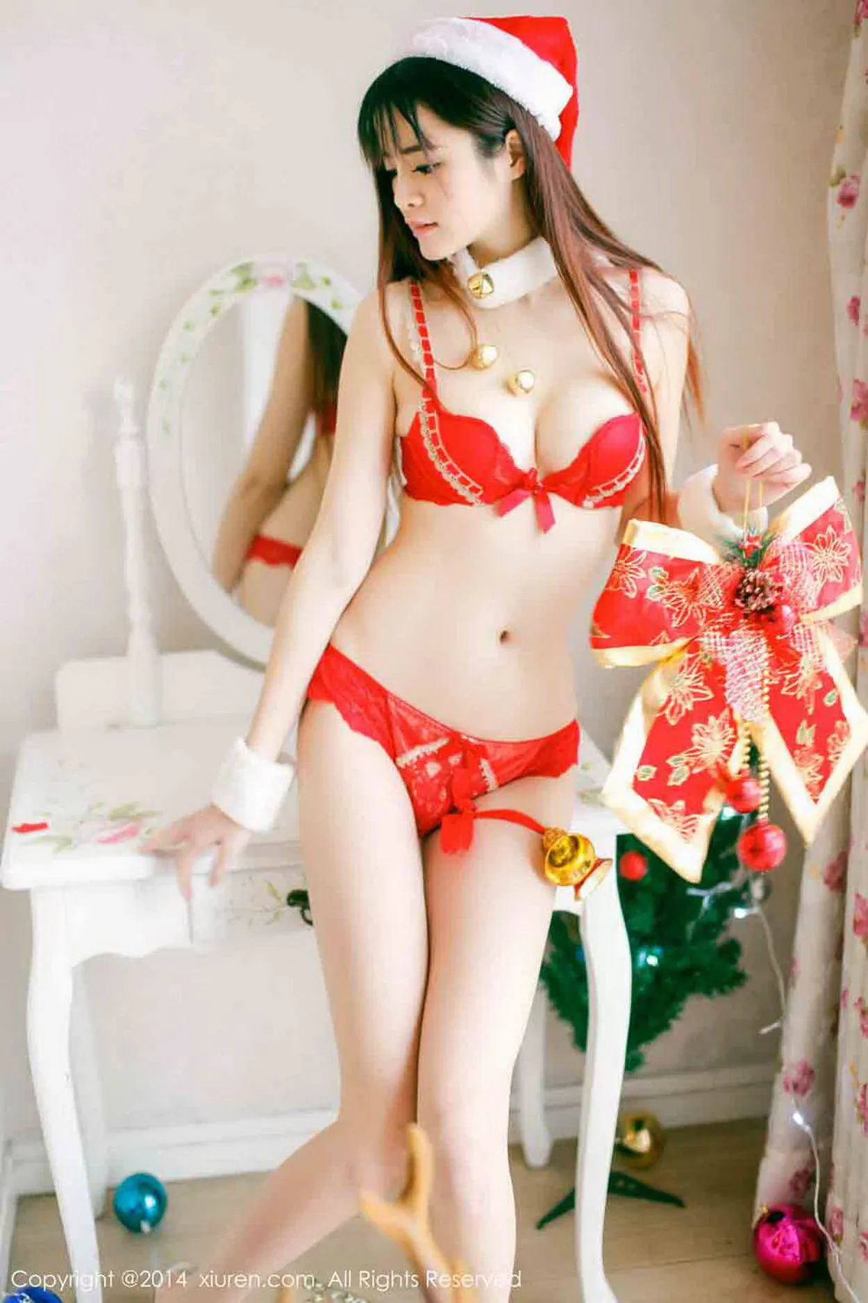 孔一红《圣诞主题系列》 秀人网 No.259第19张