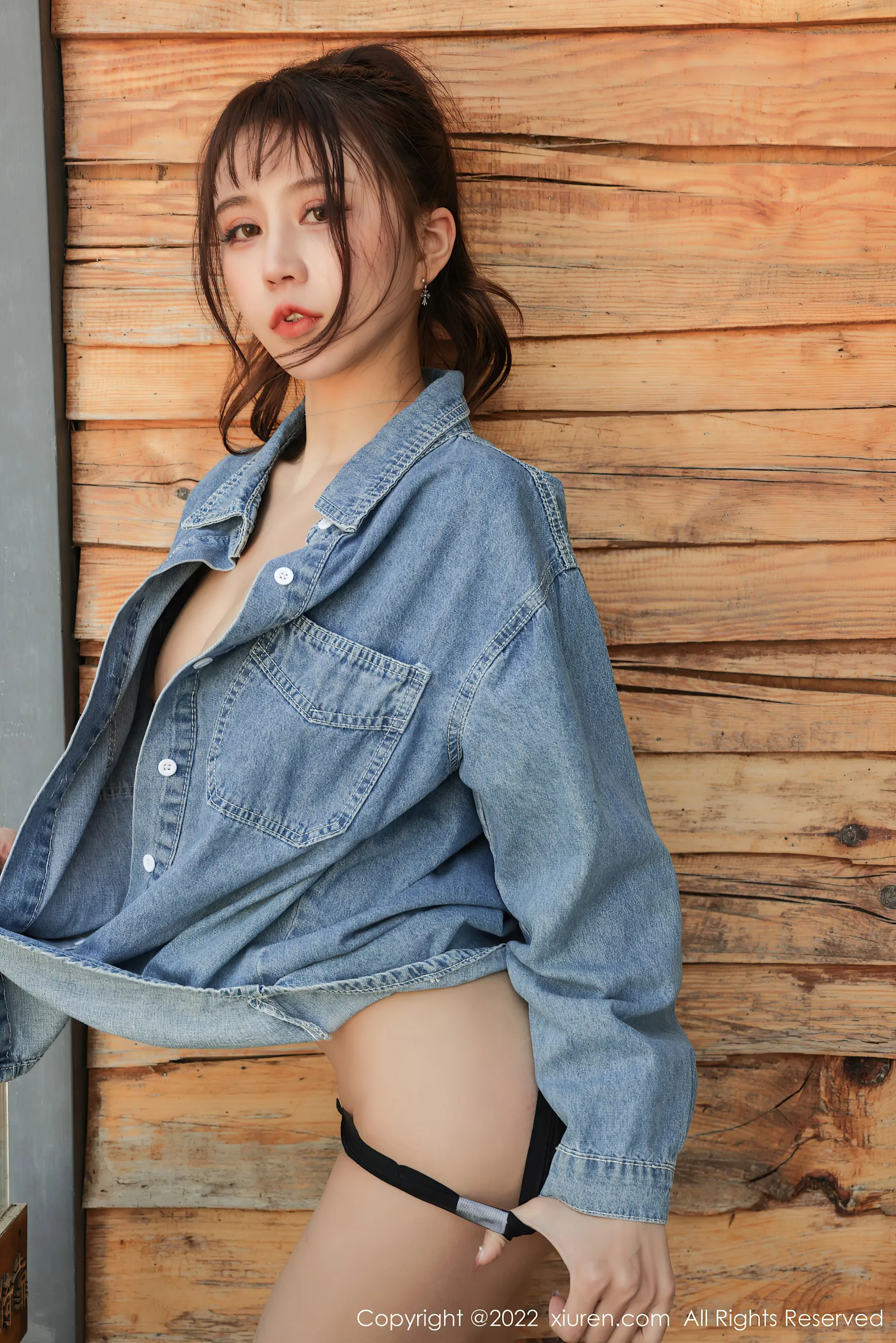 秀人网 No.4804 tina_甜仔 大理户外旅拍第2张