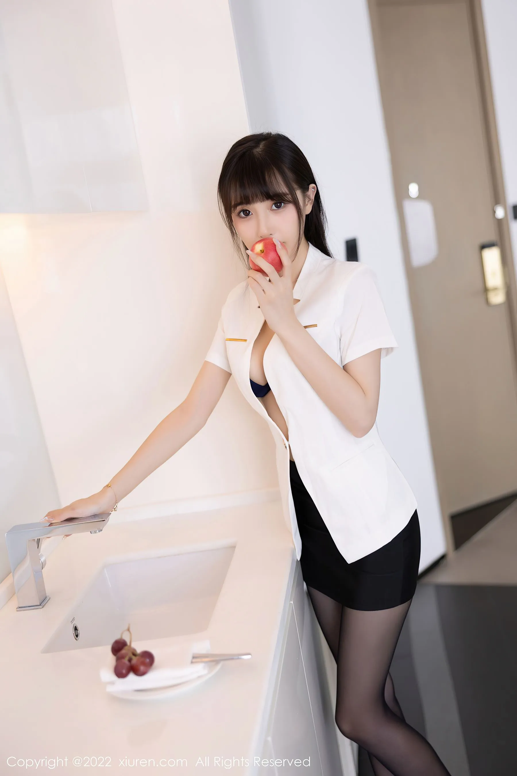  秀人网 No.5700 林星阑 短裙美腿第25张