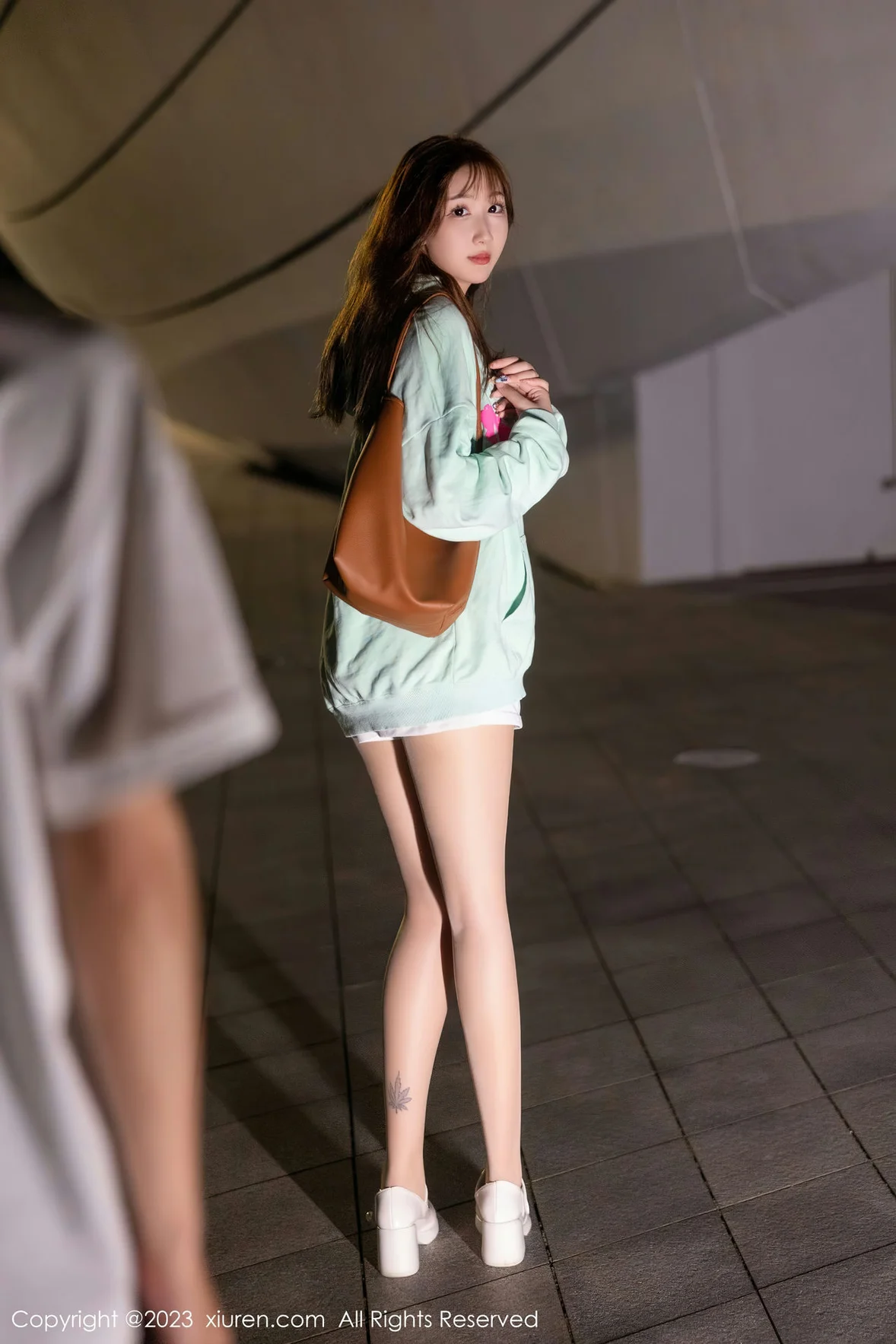  XiuRen 秀人 No.7072 江真真 户外拍摄性感写真 [81P]第2张