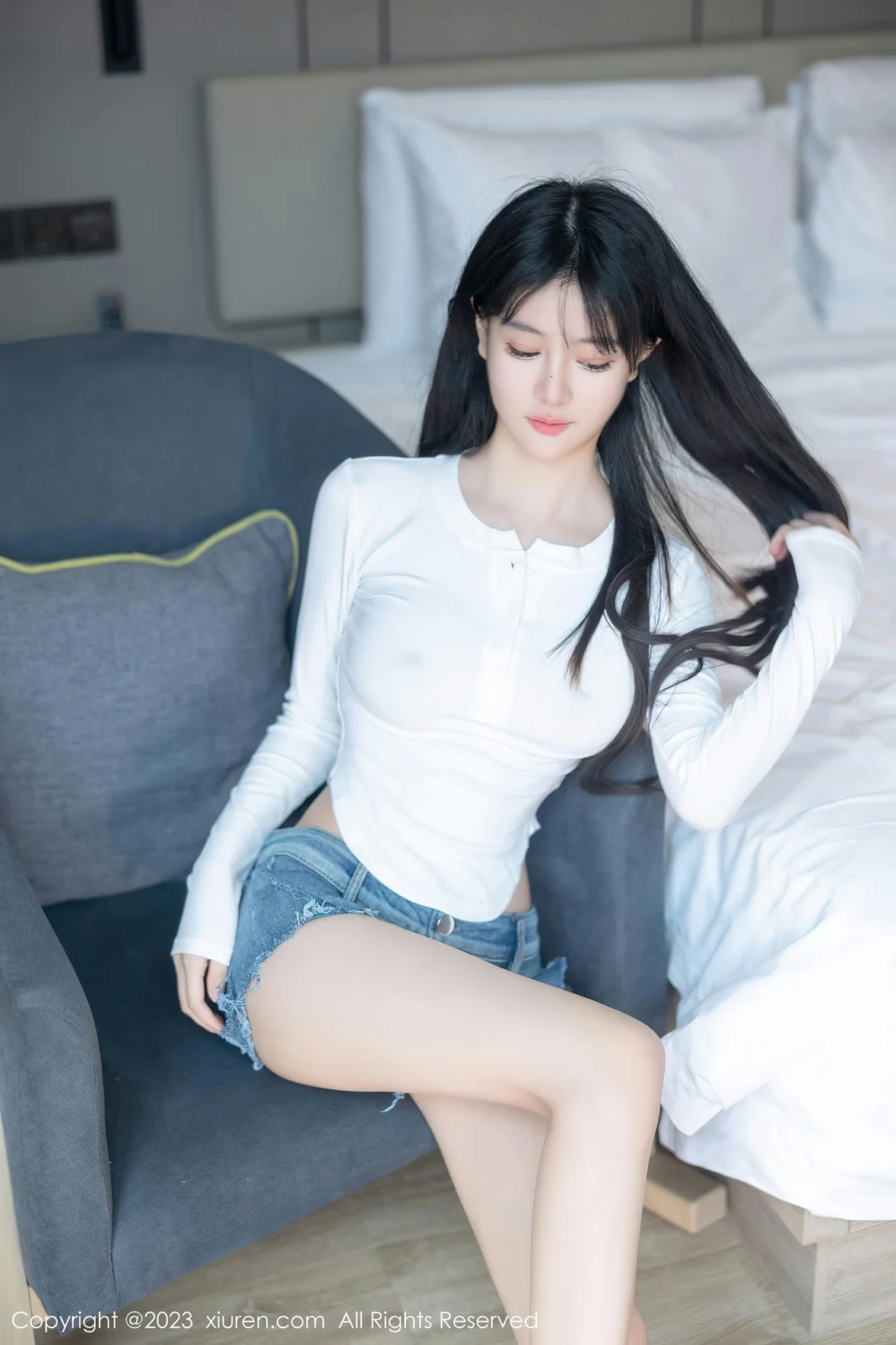  XiuRen 秀人 No.7010 幼幼 清纯少女性感写真 [89P]第5张