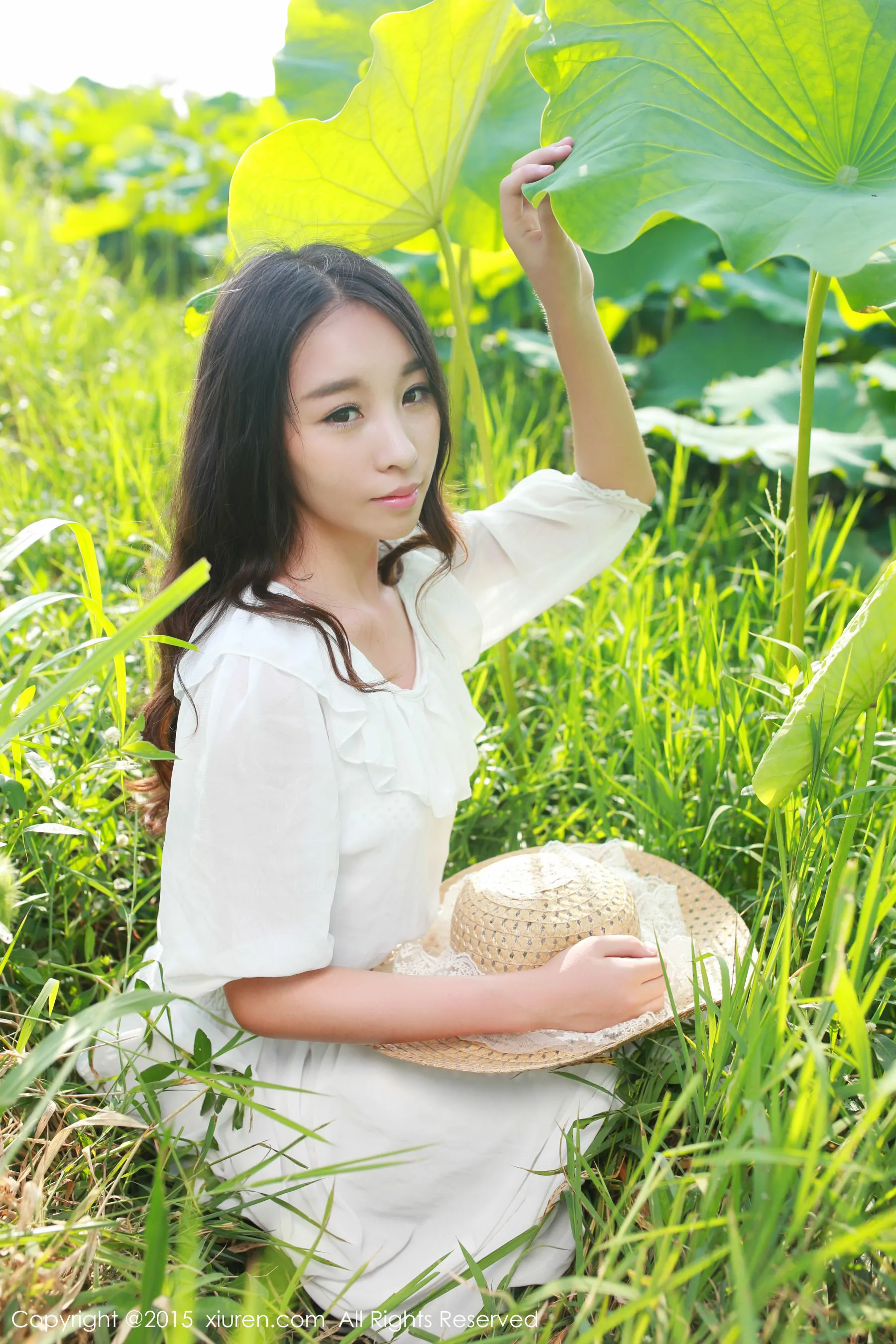  梓萱Crystal《小清新外拍~ 野外露出》 秀人网 No.371第8张