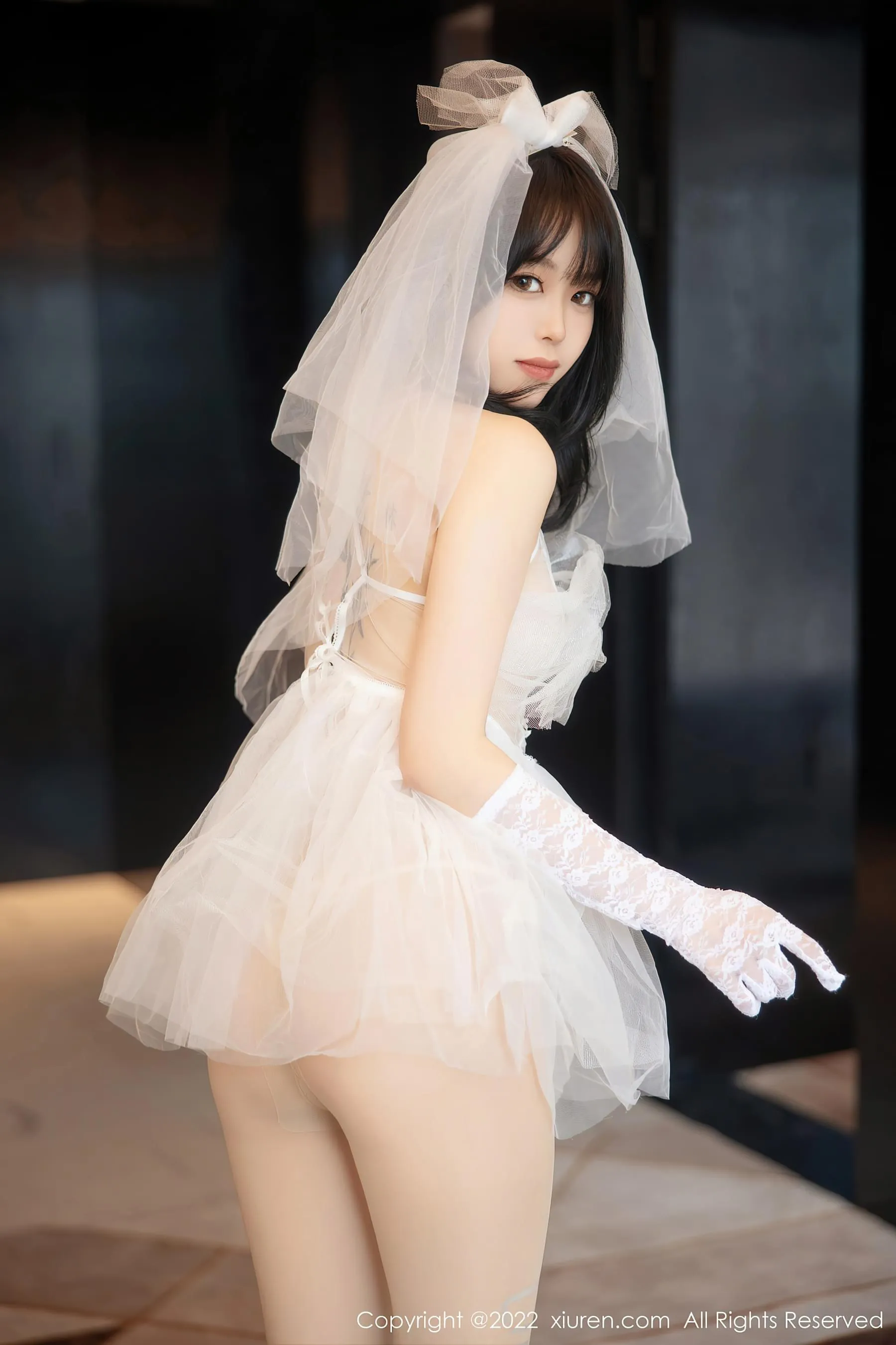 秀人网 No.5212 奶瓶. 婚纱服美腿第4张