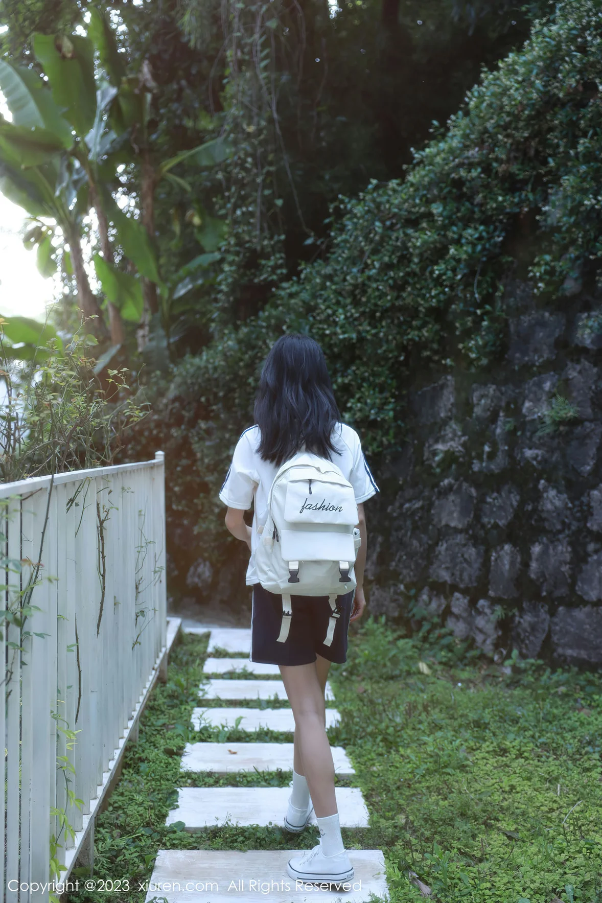  XiuRen 秀人 No.6895 糖豆sisi 学妹制服诱惑首套写真 [55P]第1张