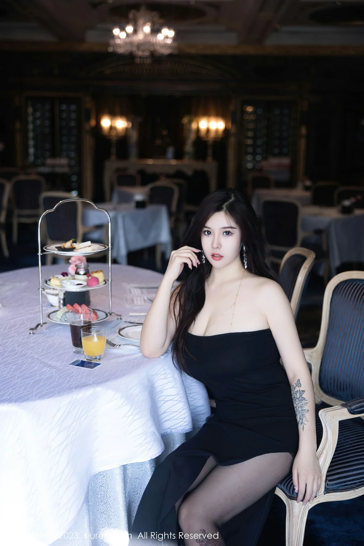  XiuRen 秀人 No.6973 周思乔Betty巨乳黑色露肩短裙性感私房 [81P]第1张