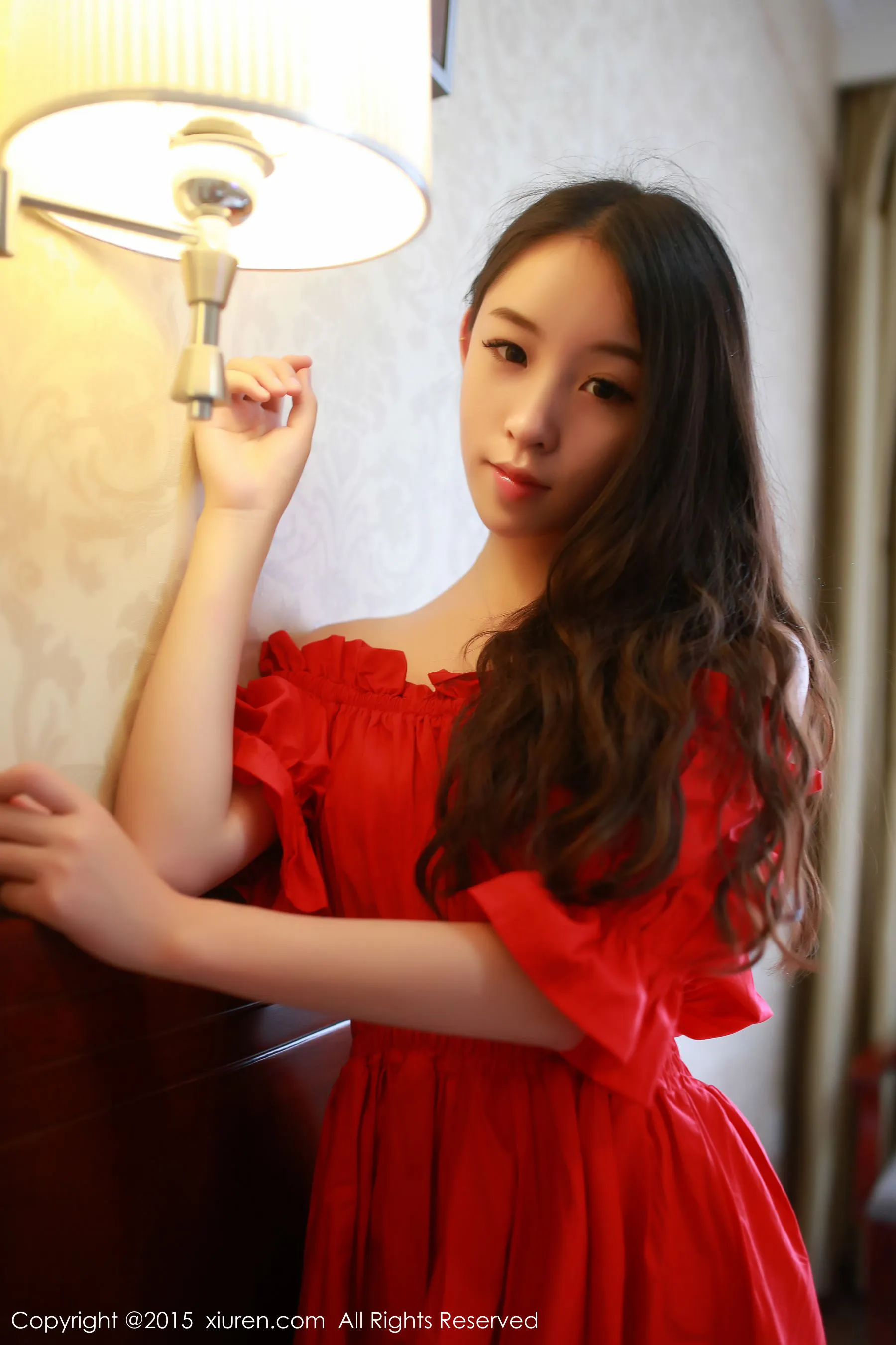  梓萱Crystal《连衣裙+热裤+网袜制服》 秀人网 No.347第4张