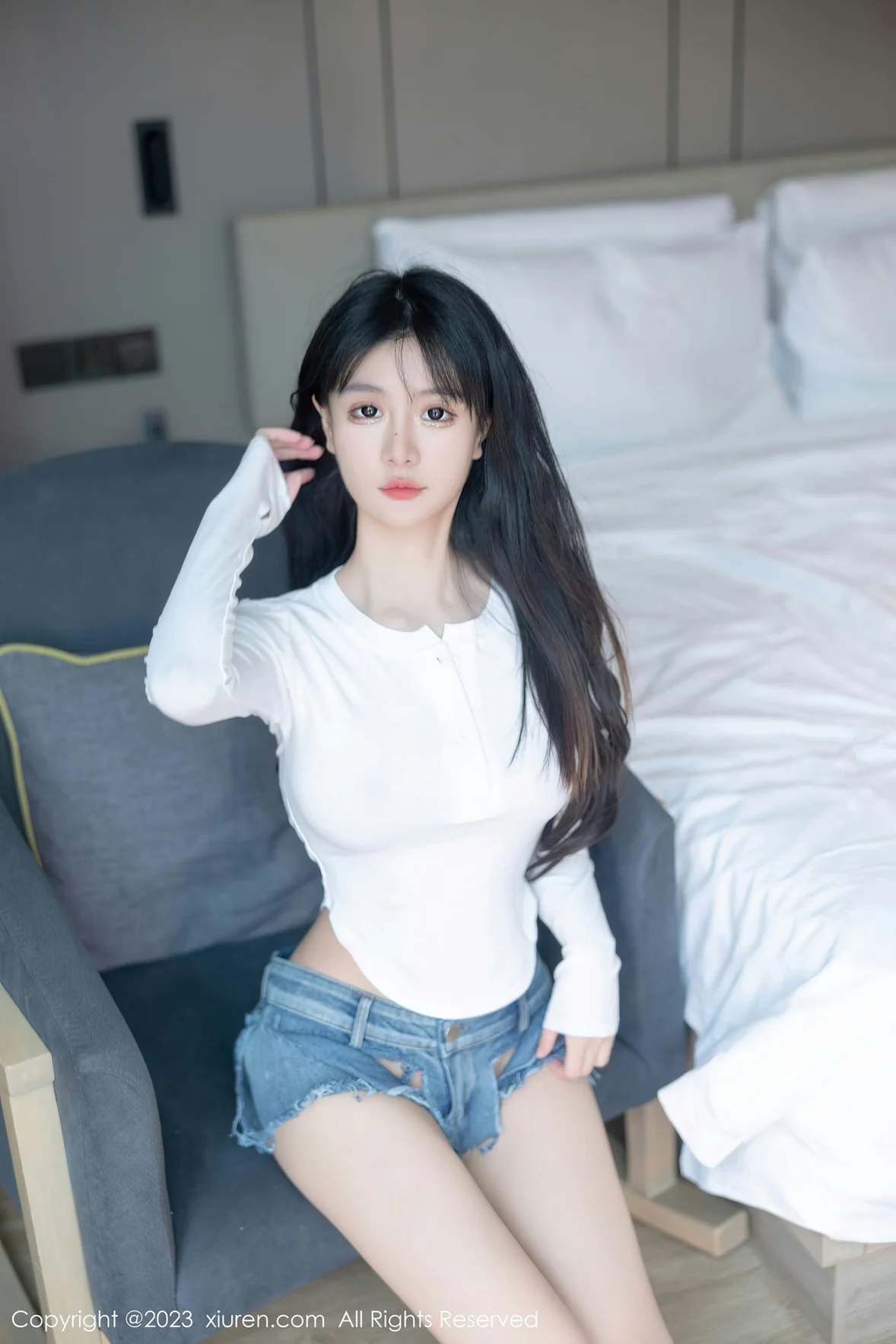  XiuRen 秀人 No.7010 幼幼 清纯少女性感写真 [89P]第4张