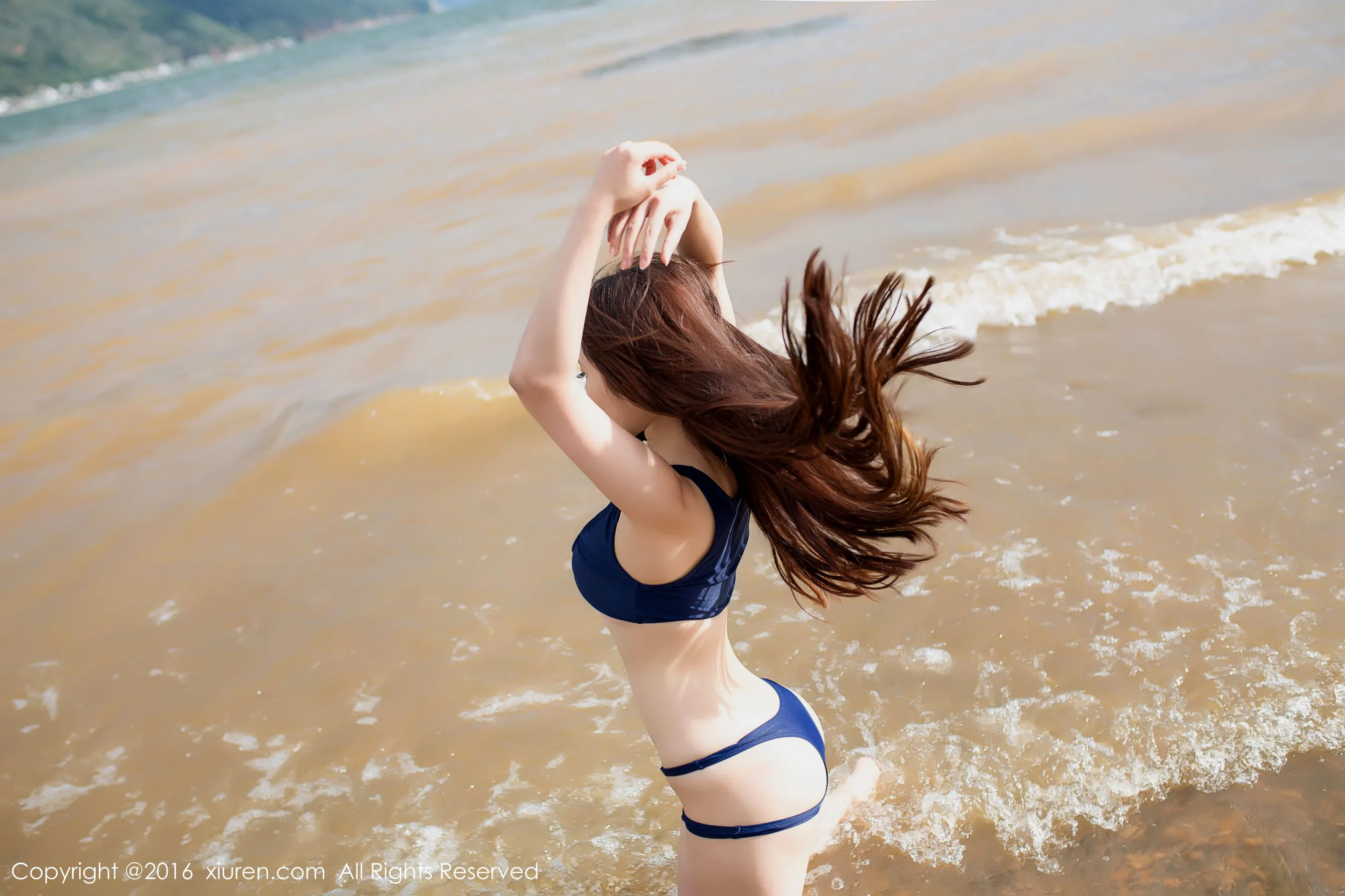  兜豆靓Youlina《阳光性感的兜兜》 秀人网 No.582第13张