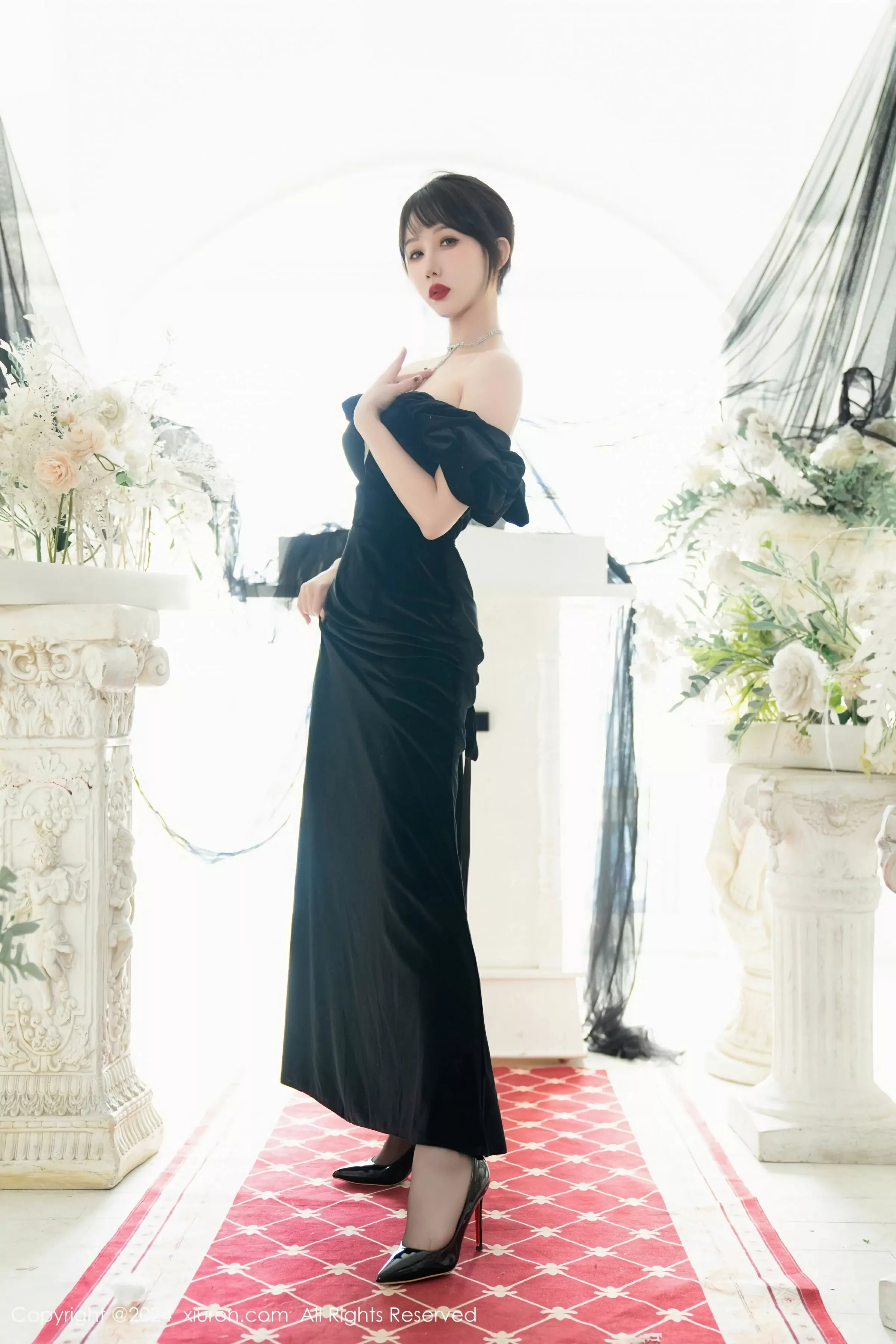  XiuRen 秀人 No.8070 波巧酱 [87P]第1张