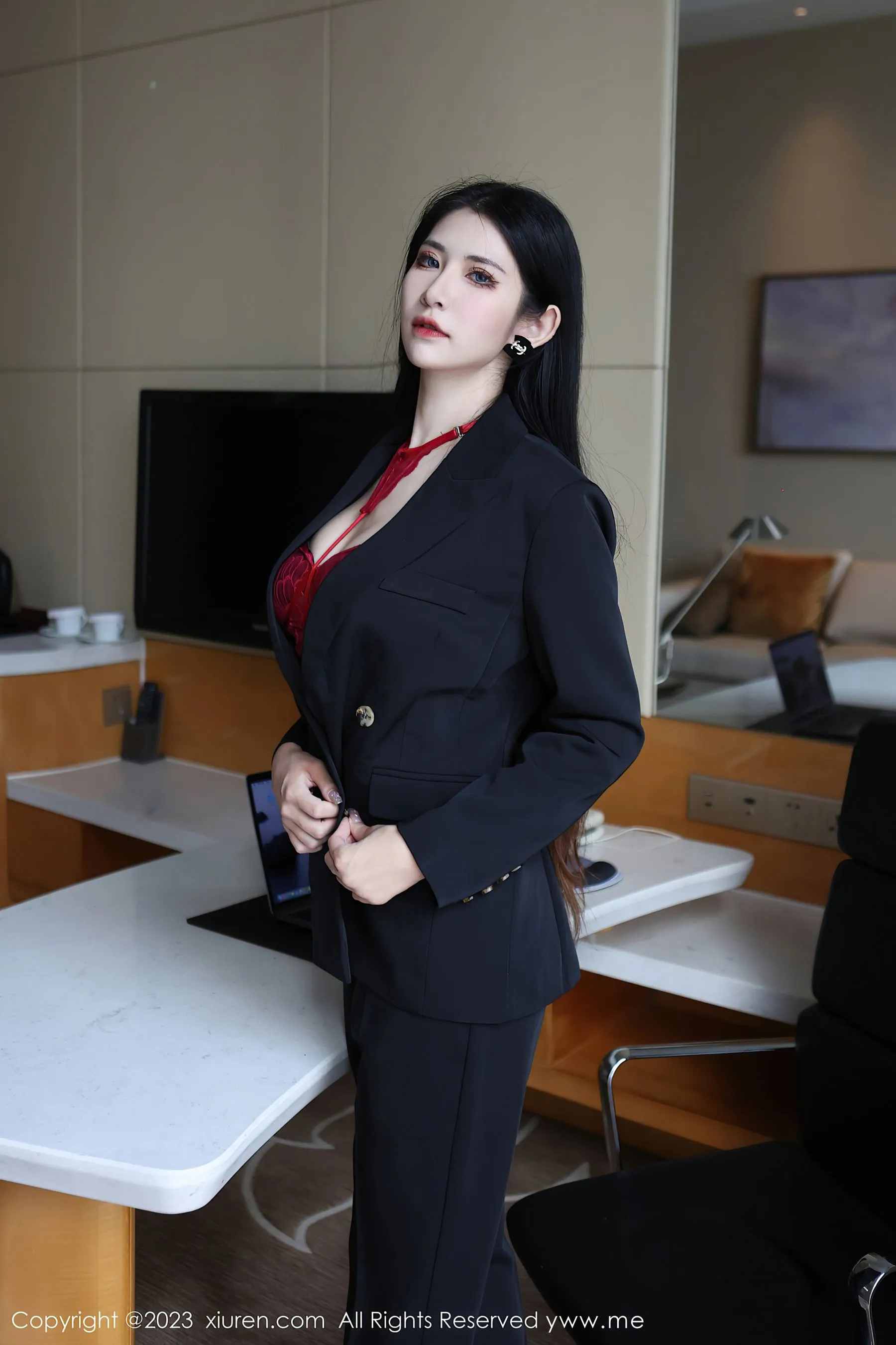  秀人网 No.6402 依娜Yina 美腿新人第31张