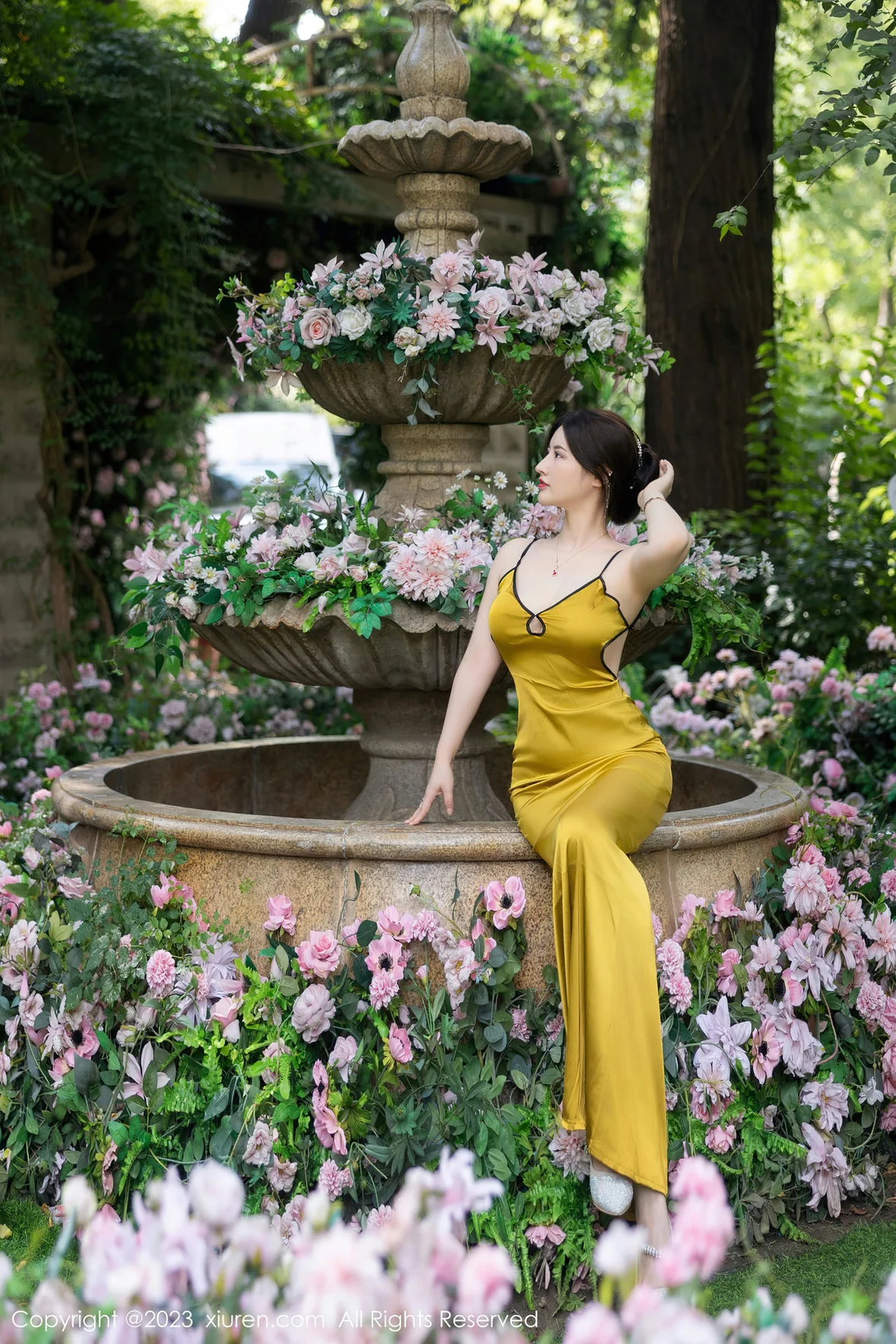  XiuRen 秀人 No.7302 诗诗kiki 吊带长裙性感写真 [84P]第10张