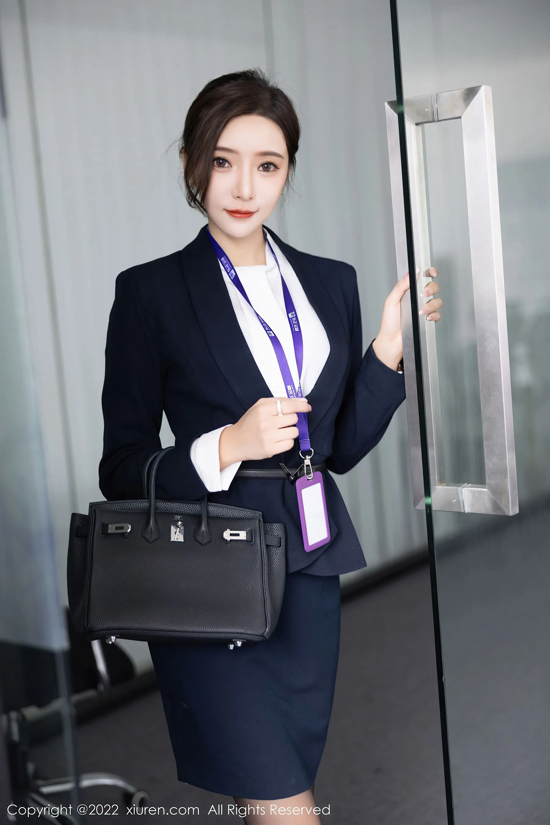  秀人网 No.5563 王馨瑶yanni 黑丝美腿第14张