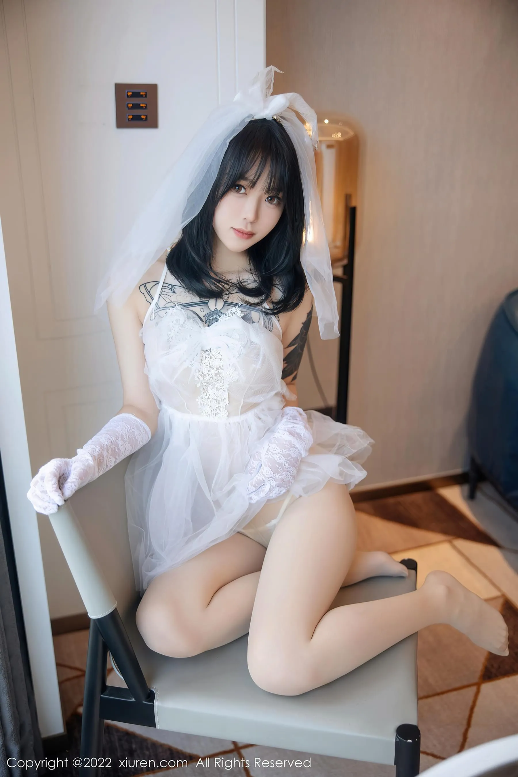 秀人网 No.5212 奶瓶. 婚纱服美腿第3张